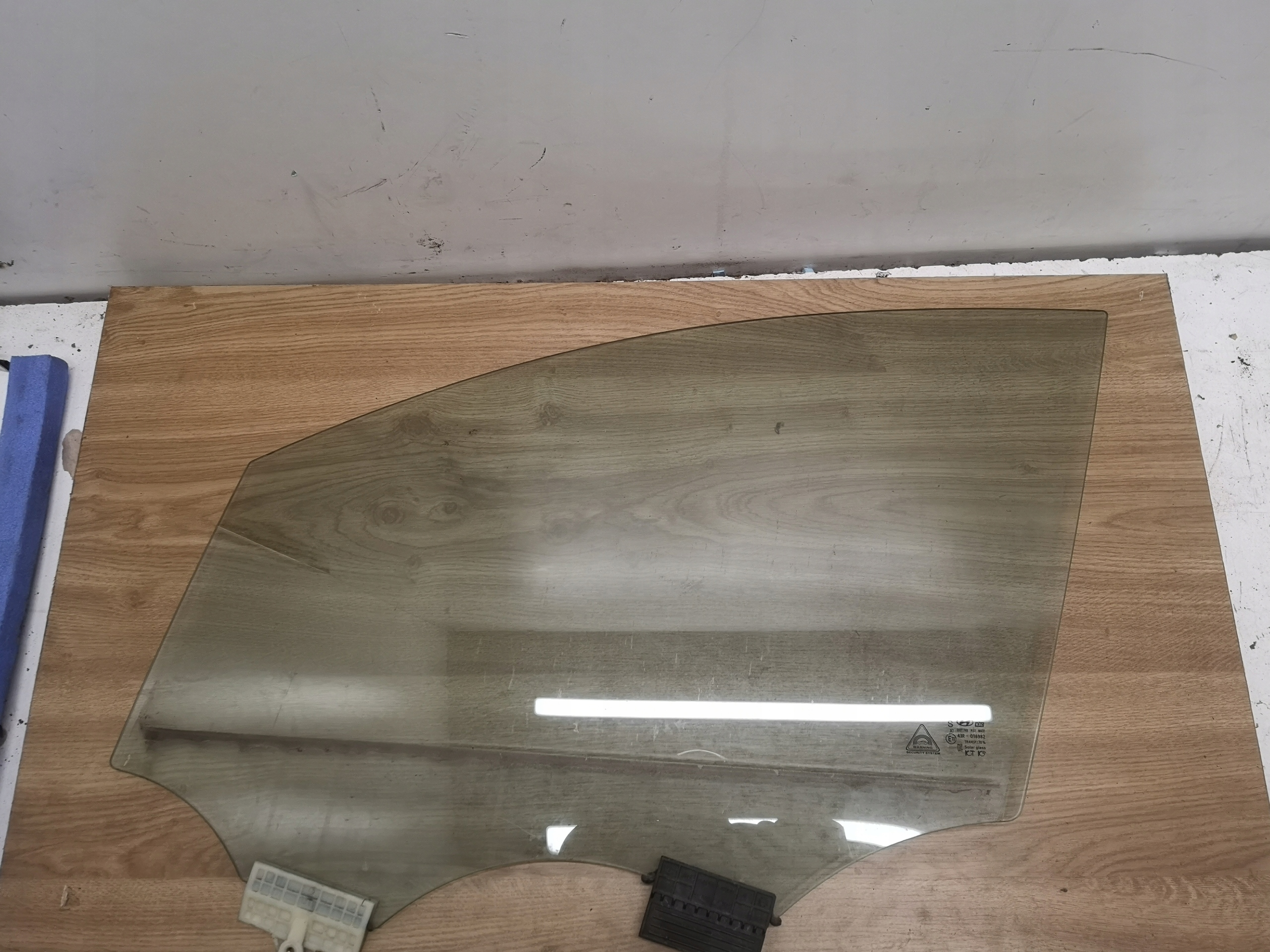 SANTA FE IV СКЛО ДВЕРІ ПЕРЕДНІЙ ЛІВИЙ