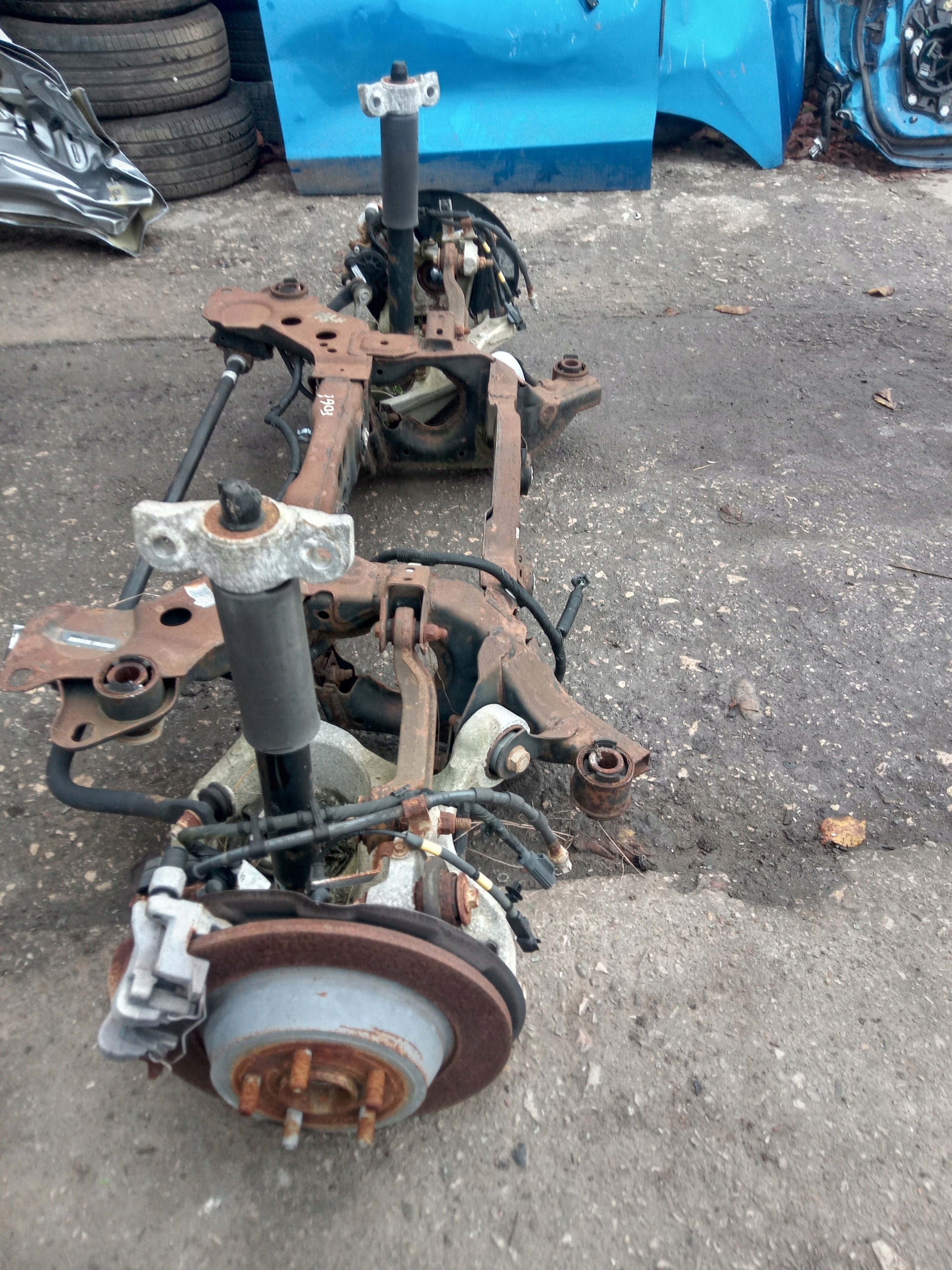 FORD EDGE MK2 ZAWIESZENIE BELKA TYŁ ZWROTNICA Typ samochodu Samochody osobowe