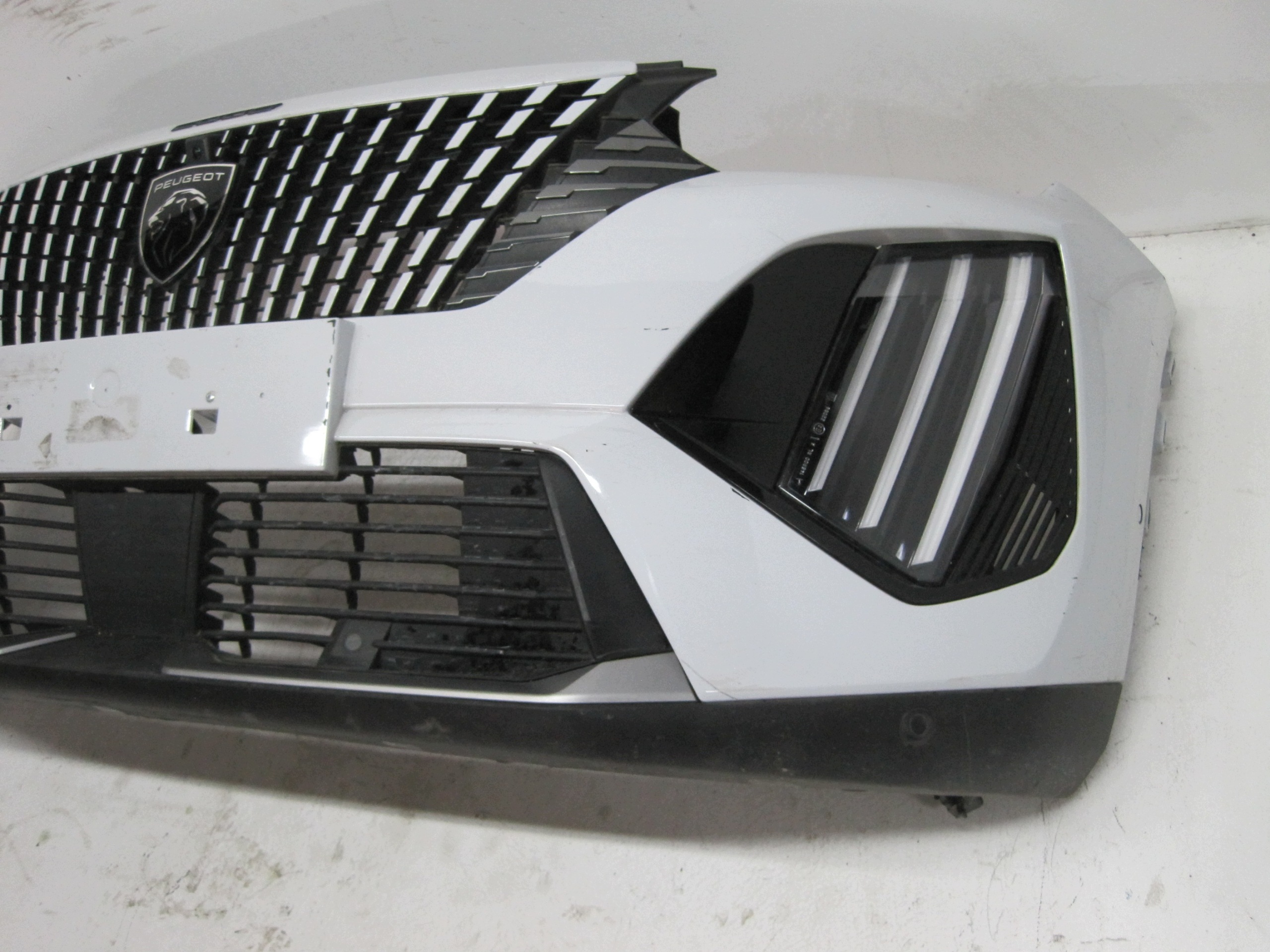 bumper PEUGEOT 2008 II 6 PDC KAMERA front front