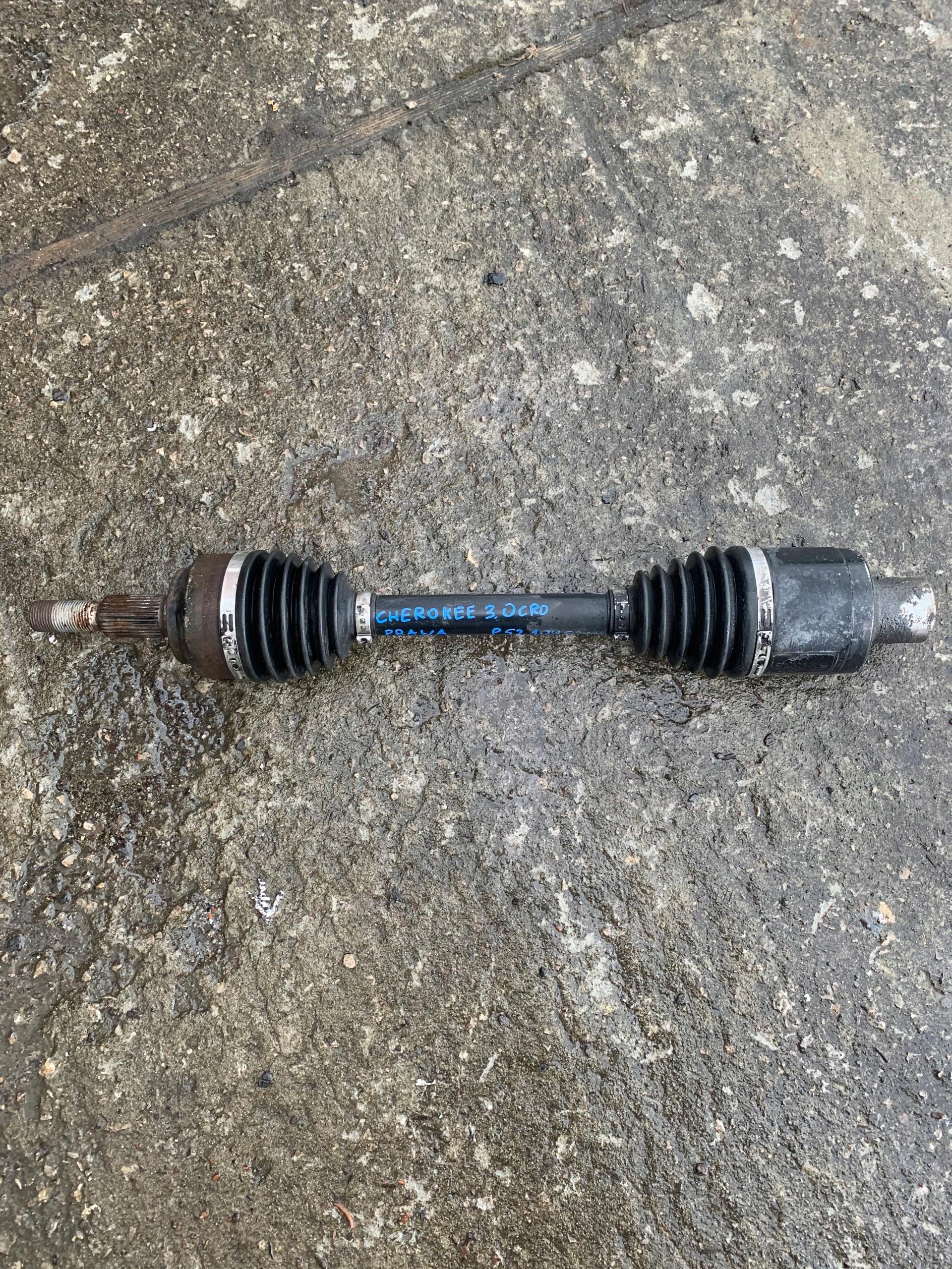 PÓŁOŚ PRAWA JEEP GRAND CHEROKEE WK 05-10 3.0 CRD