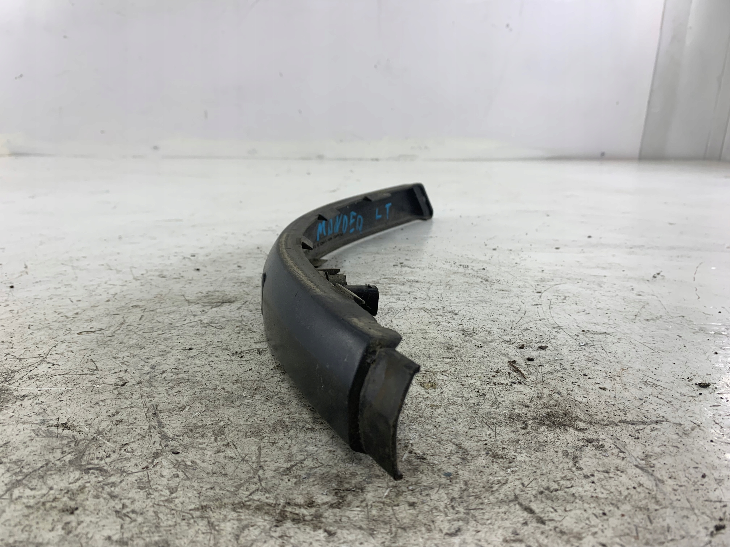 FORD MONDEO MK3 moulding of a bumper rear part left + sensor PDC