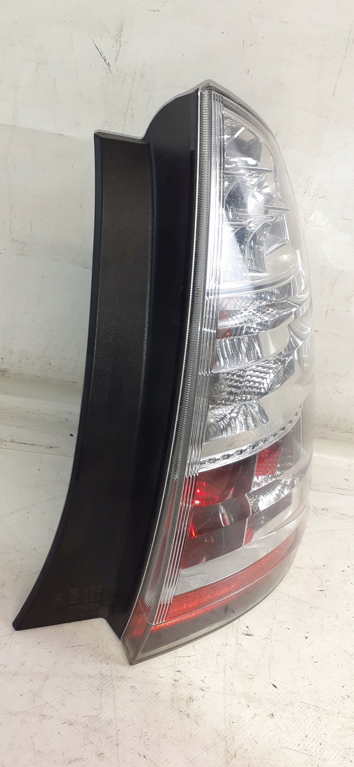TOYOTA PRIUS 2 II W20 light rear part right 03-09