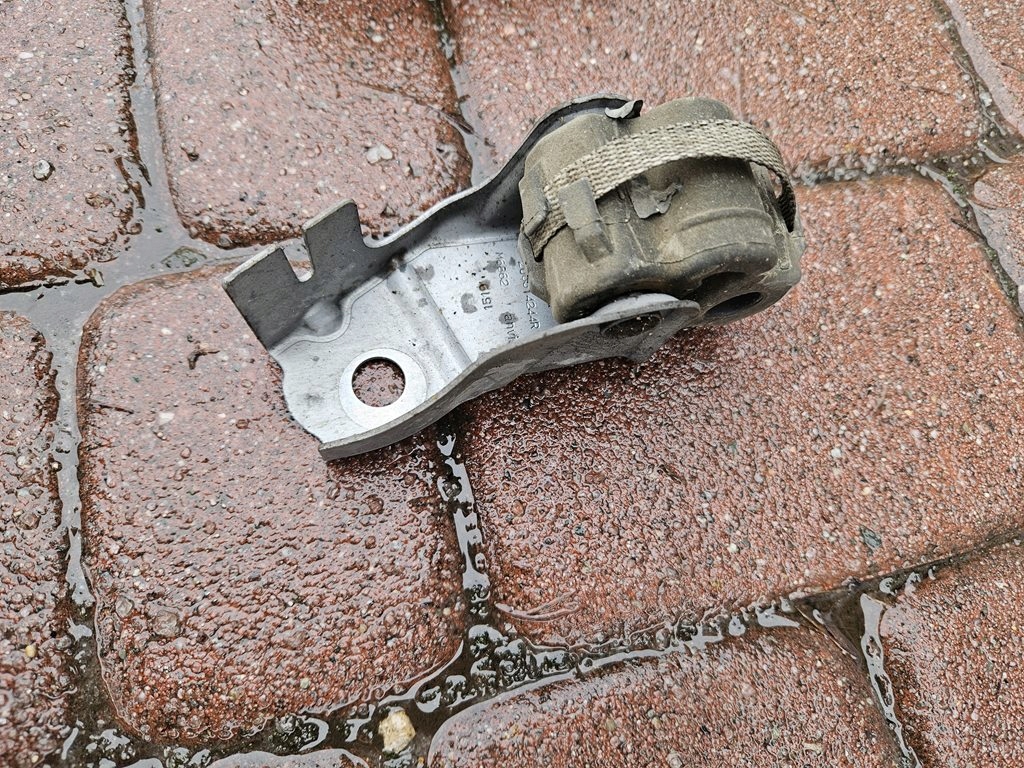 Poignée Support plaque Support de l’échappement RENAULT MEGANE 4 IV 206514244R