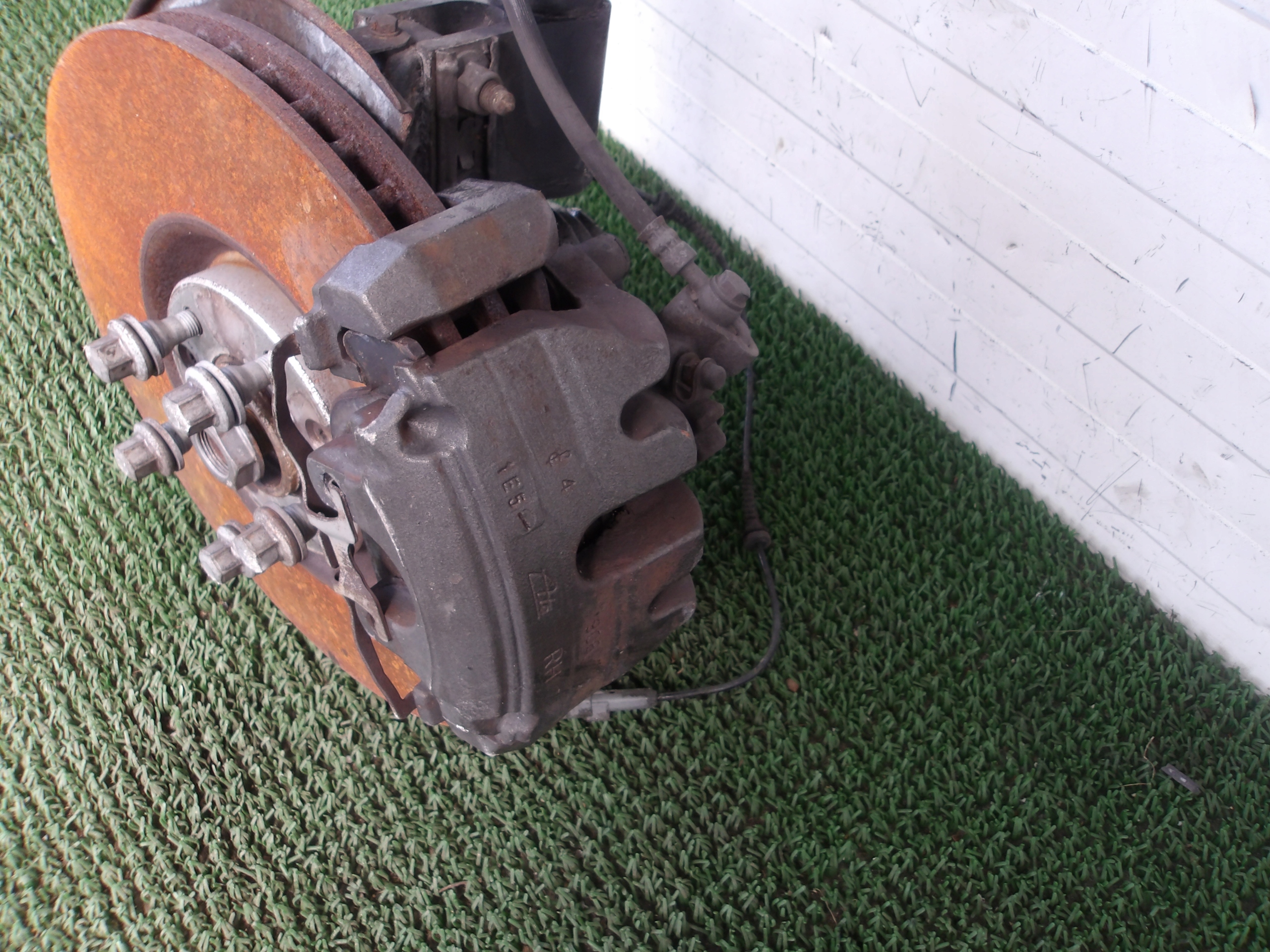 PEUGEOT RCZ 1.6 THP swing right front caliper