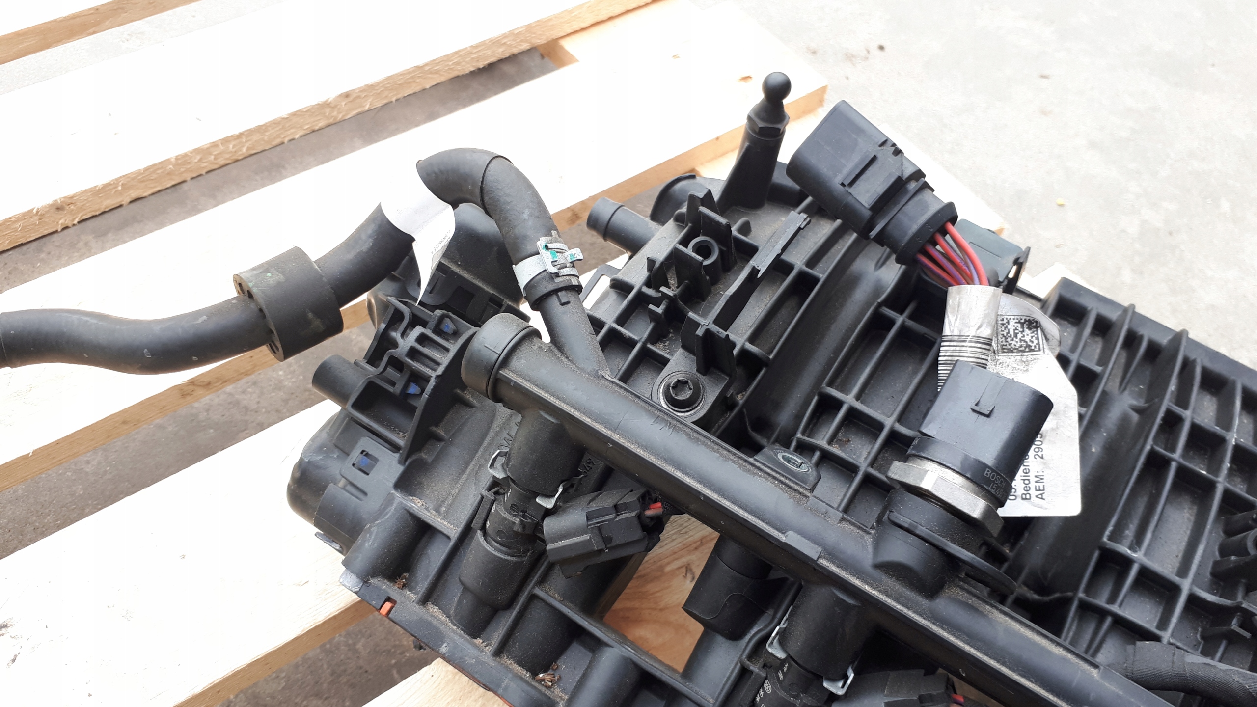 A4 B9 8W intake manifold 2.0 TFSI 06L133201B A5 8W