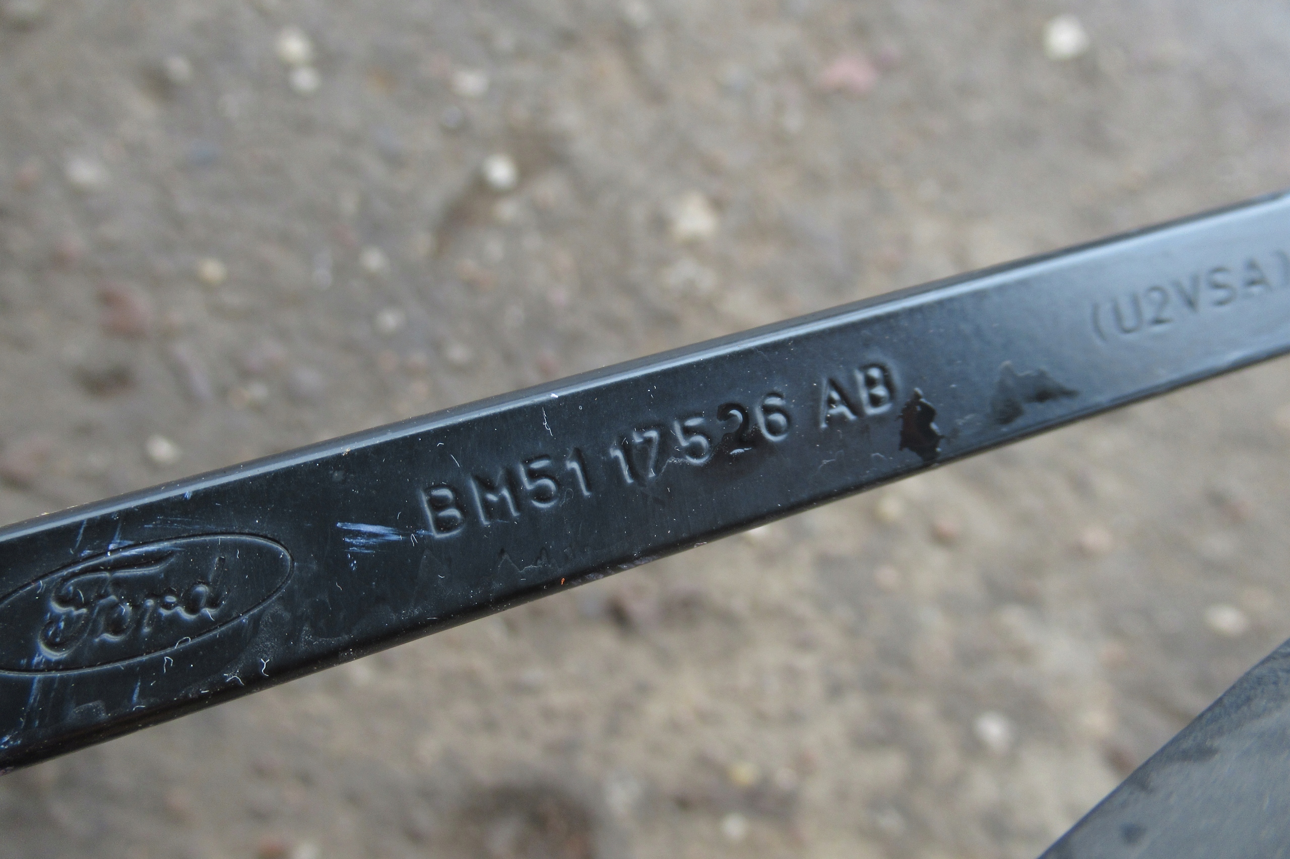 FORD FOCUS MK3 wiper arm left BM5117526AB