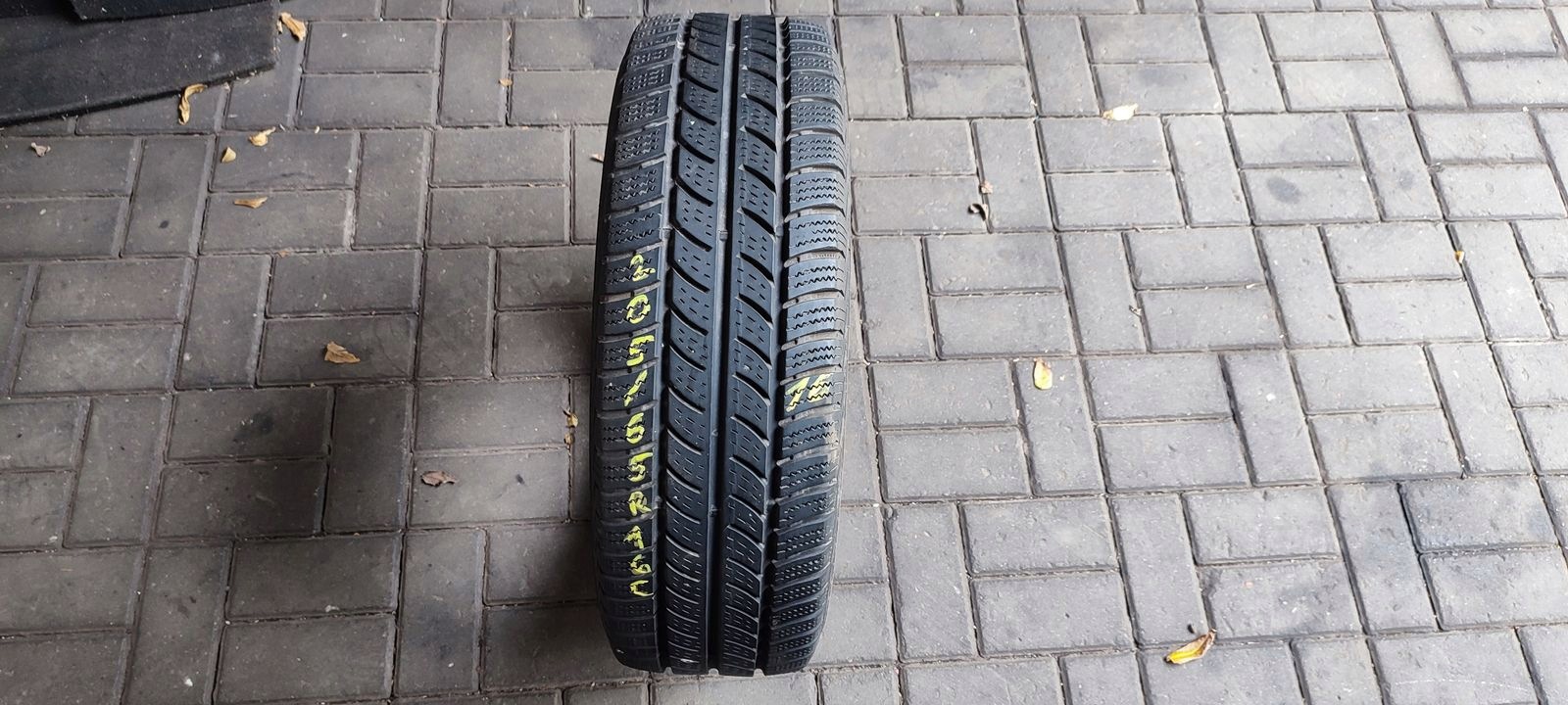 guma zimska Continental Vancowinter2 205/65R16C