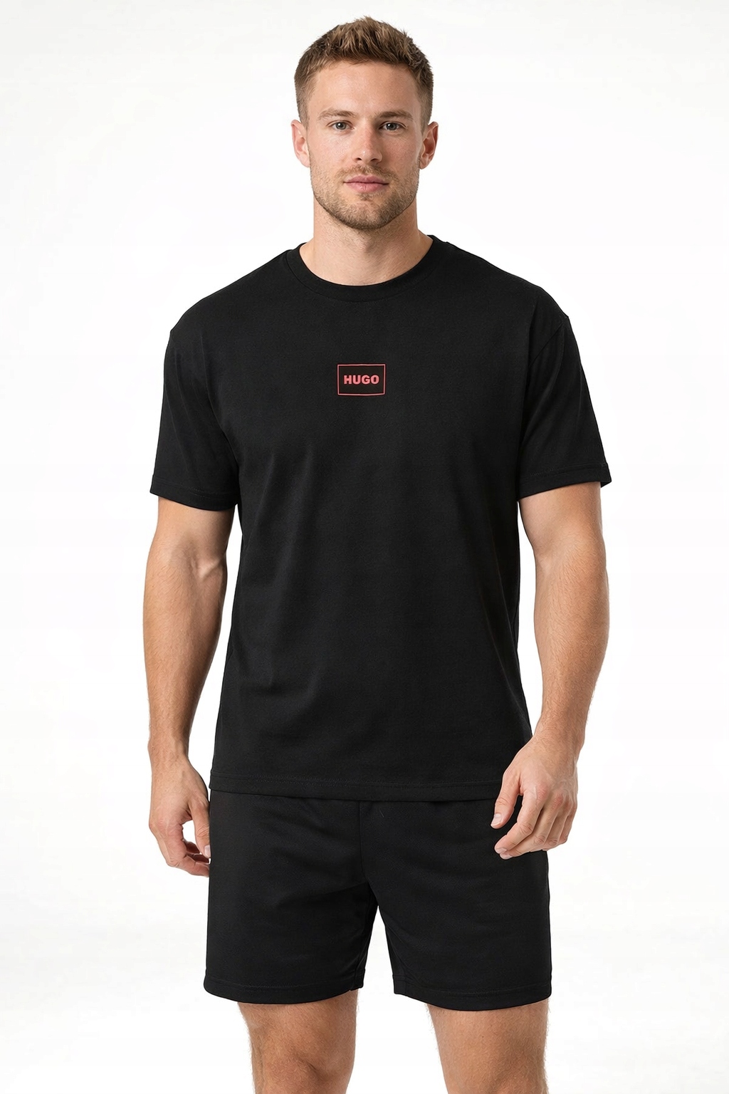 Hugo Černé Bavlněné Tričko S Červeným Logem Pro Muže M I4B