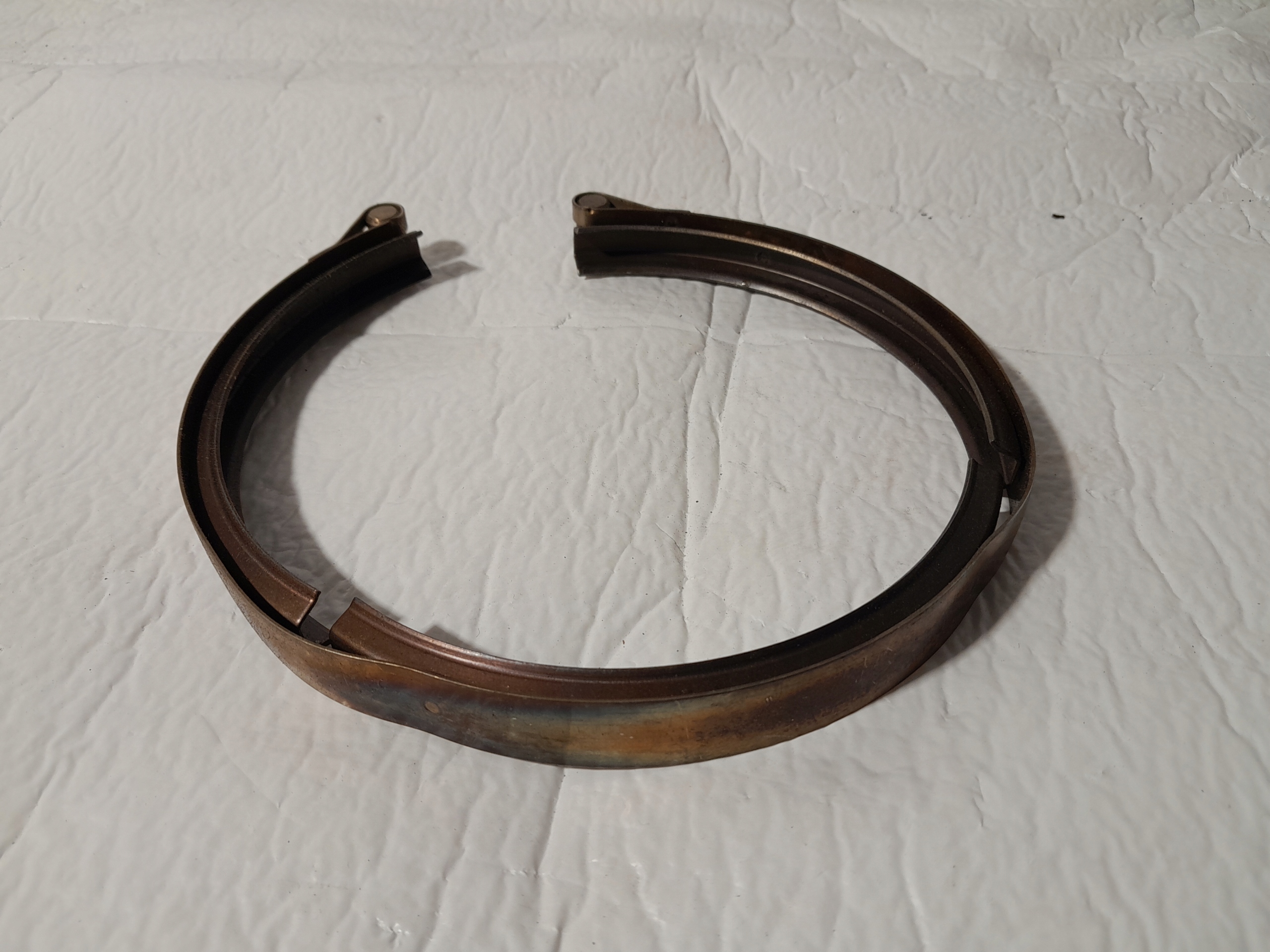 AUDI A4 B9 OPASKA OBEJMA turbo 8W0253725A
