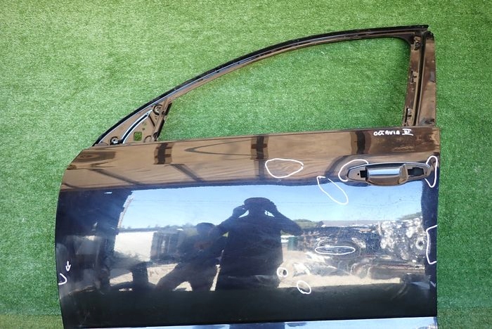 SKODA OCTAVIA III door left front front