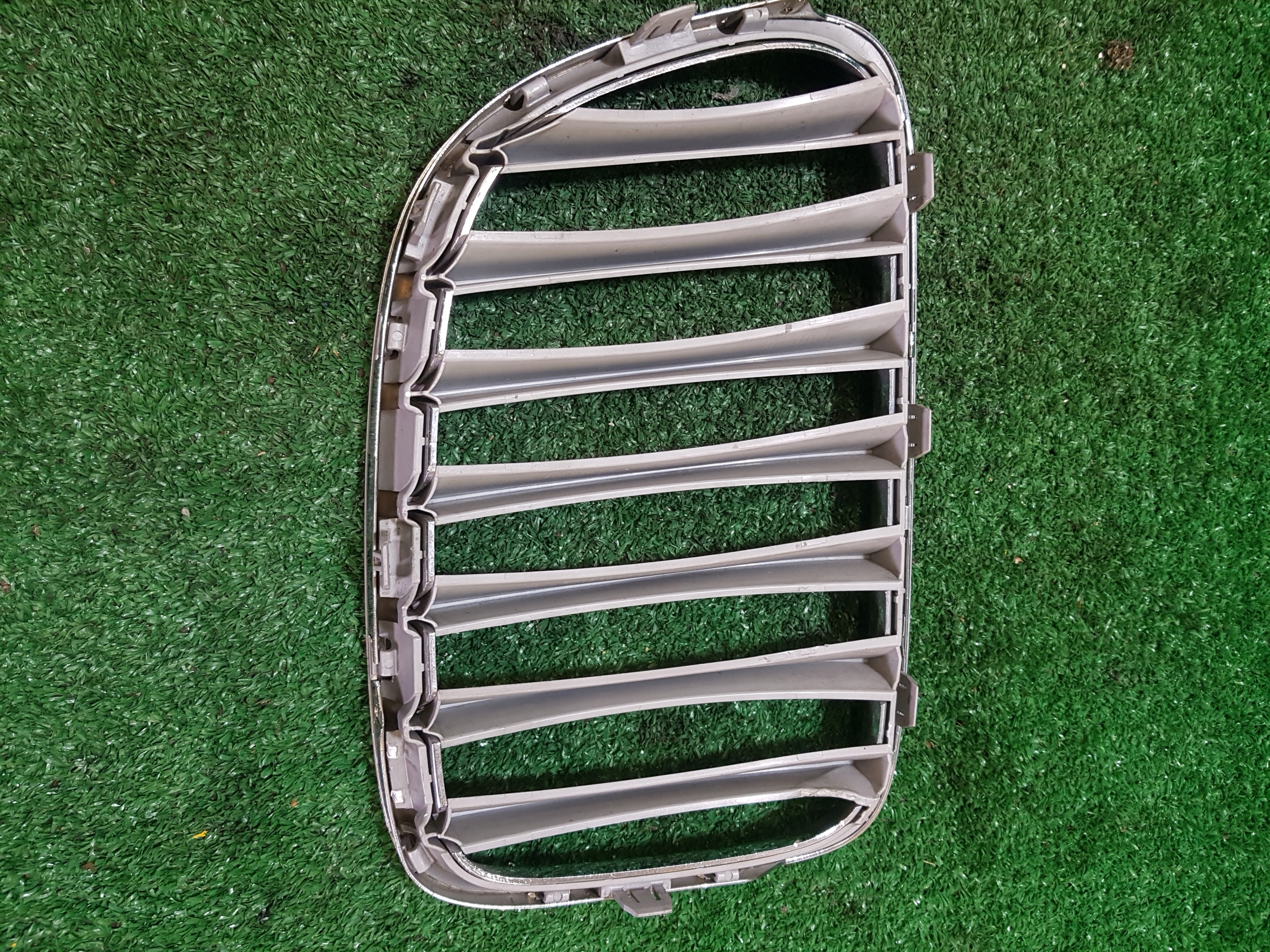 grille grid grill left BMW X1 E84 51112993305 51112993307
