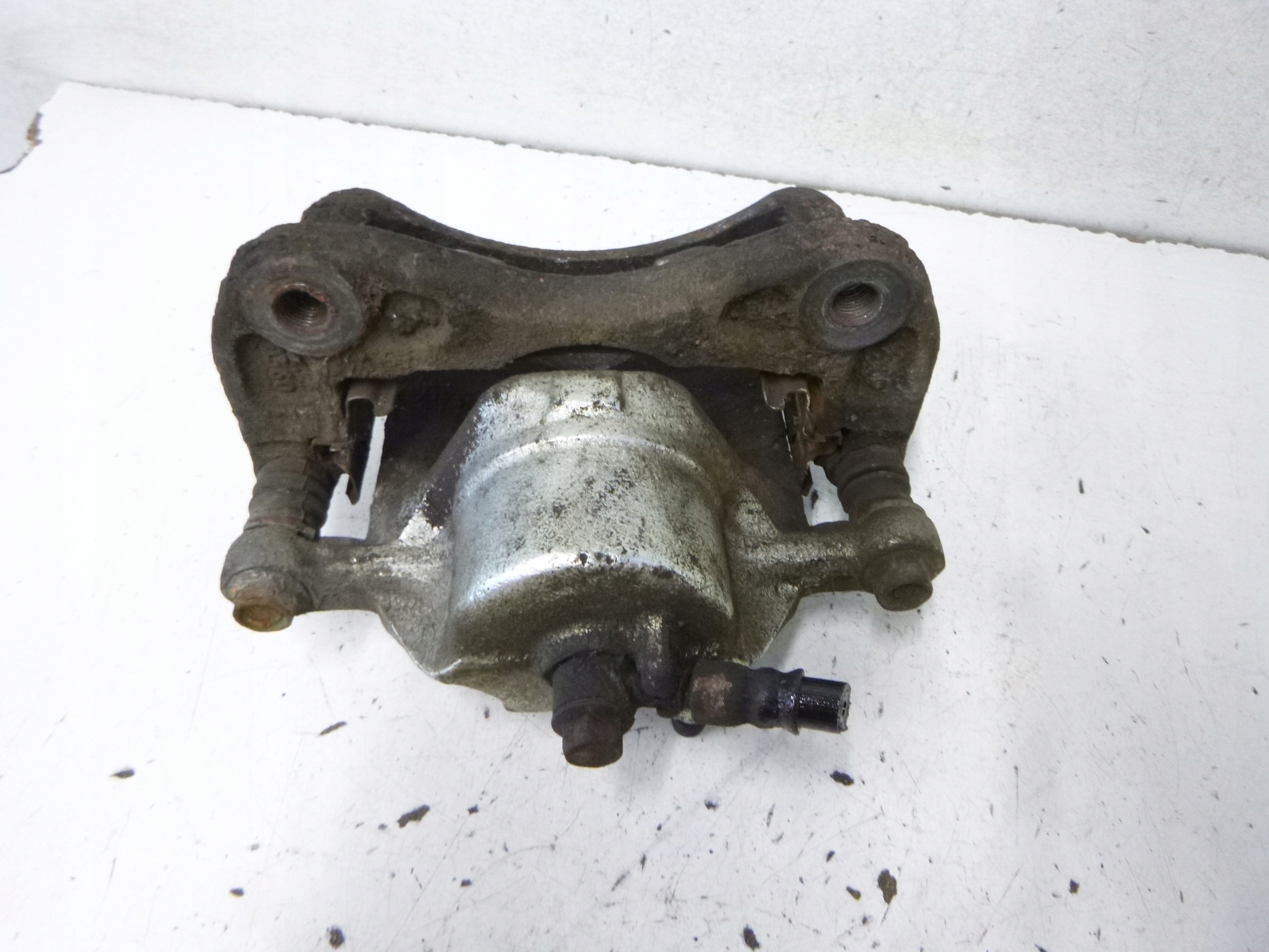 caliper brake front left Hyundai Coupe and Tiburon 2.0 as new !!!
