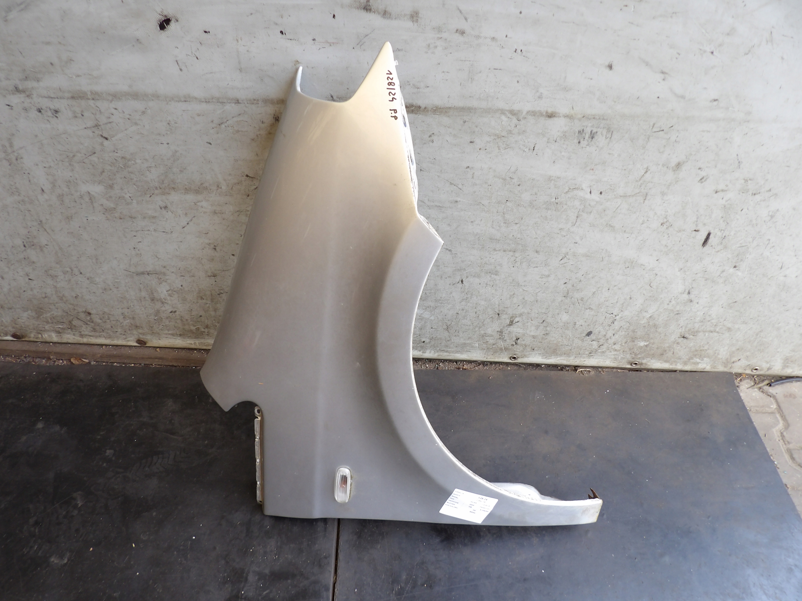Lancia Musa fender front right przedlift