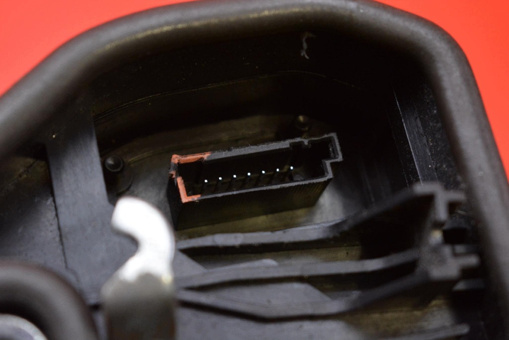 lock door left front front EU 6010-05-021421P BMW E90 E91 04-12