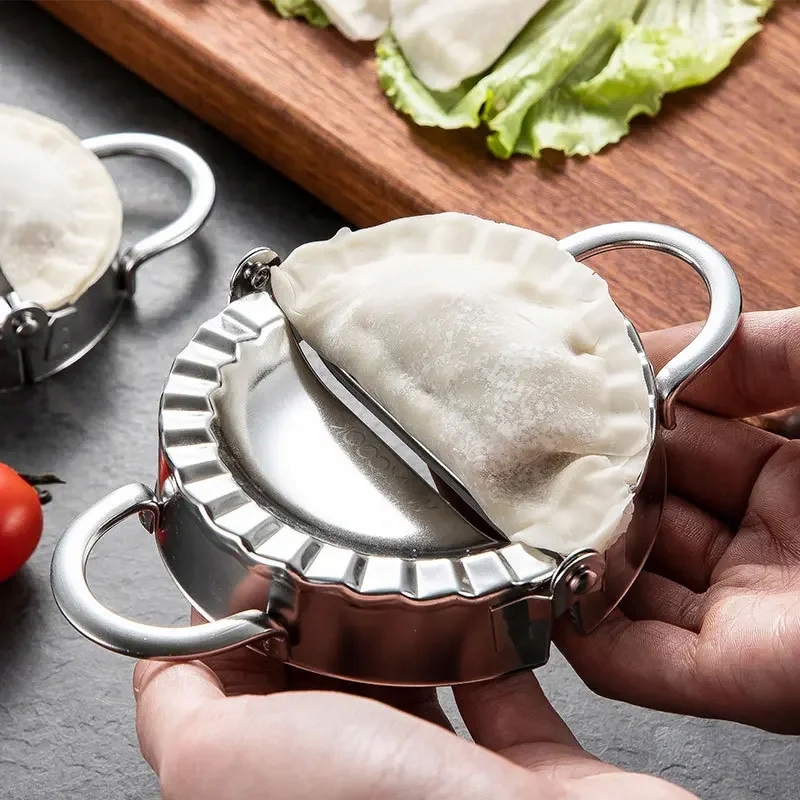 METALOWA FORMA MASZYNKA DO LEPIENIA PIEROGÓW WYKRAWACZ PIEROGARKA STALOWA Kolor dominujący biały