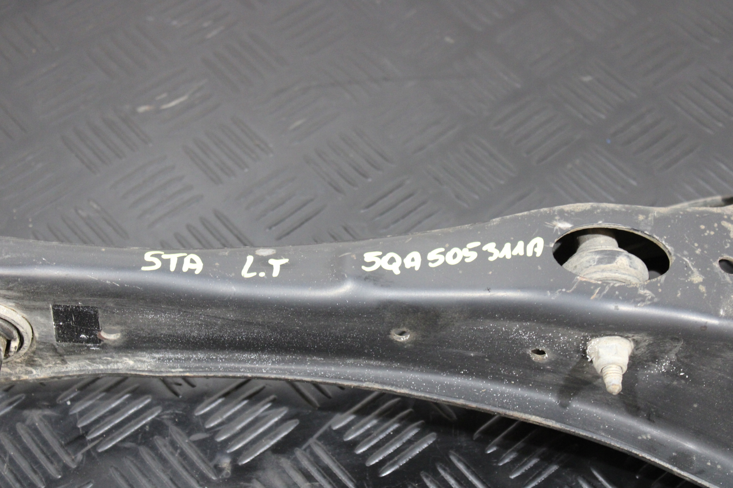 Querlenker links heck hinten 5QA505311A VW TOURAN II 2 5TA