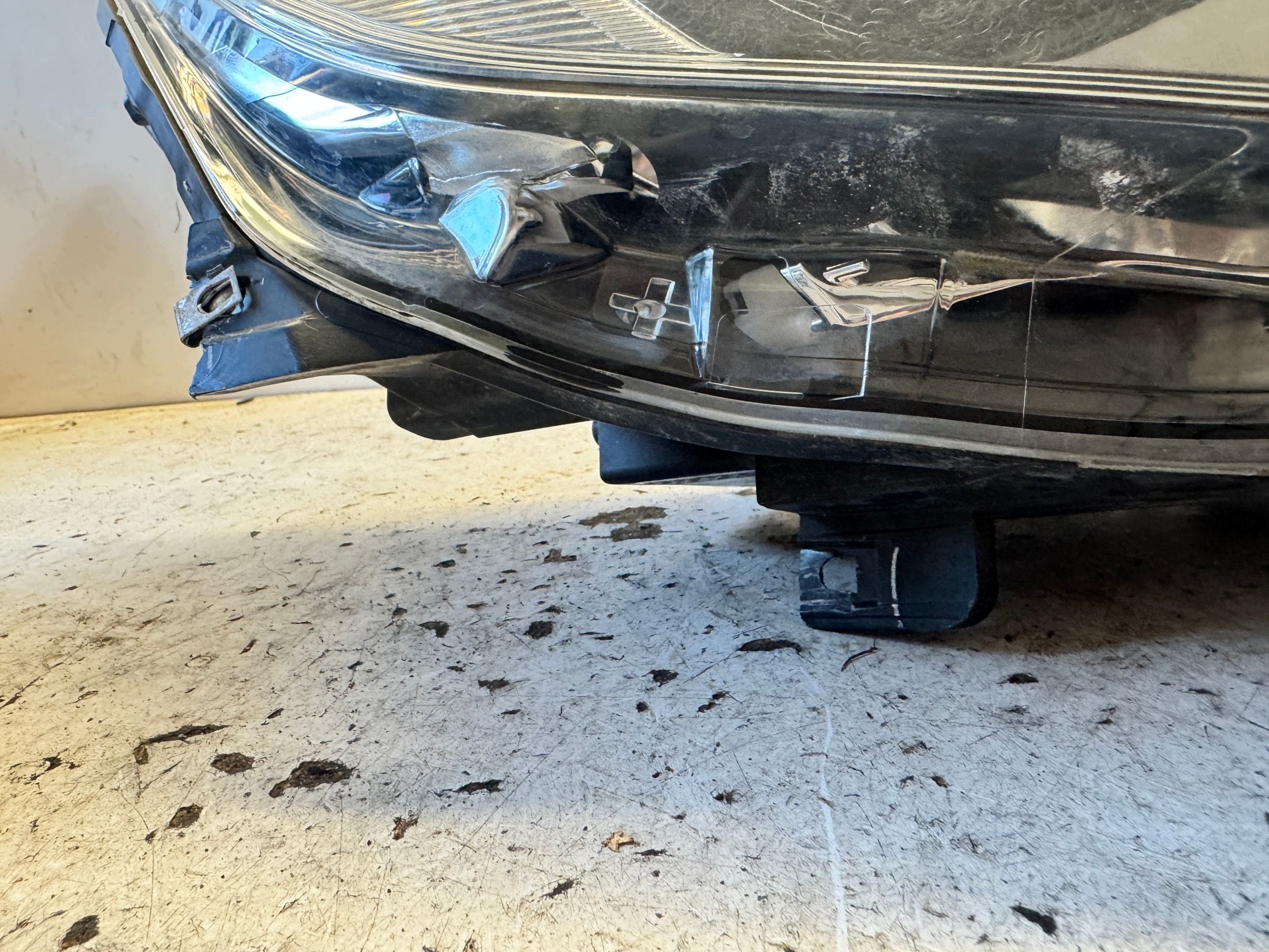 OPEL ASTRA J LIFT REFLEKTOR right front light right CIEMNA H7 13371596 EU