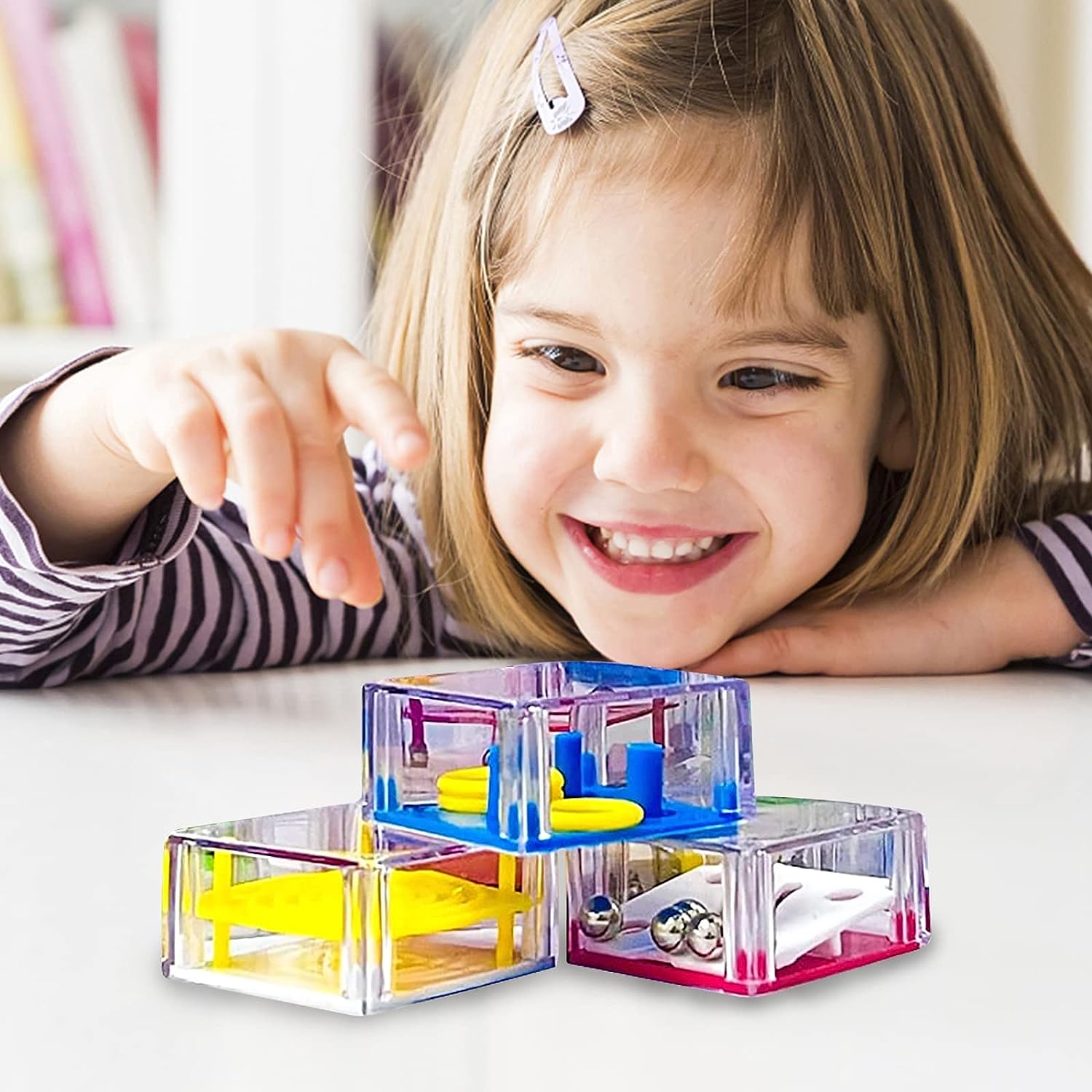 KOSTKI LOGICZNO-ZRĘCZNOŚCIOWE ŁAMIGŁÓWKI 24 SZT. Bohater brak