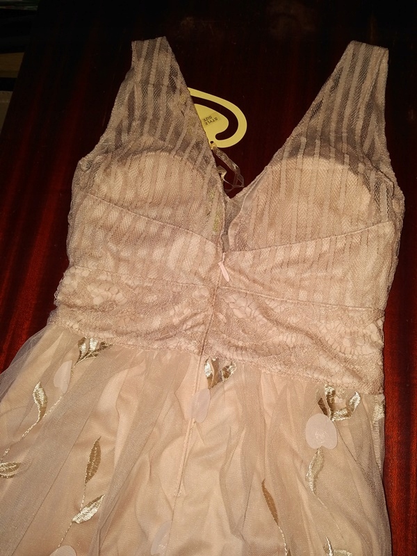 Пудрово бежевое длинное свадебное платье тюль 3D 40 It18 Neckline other