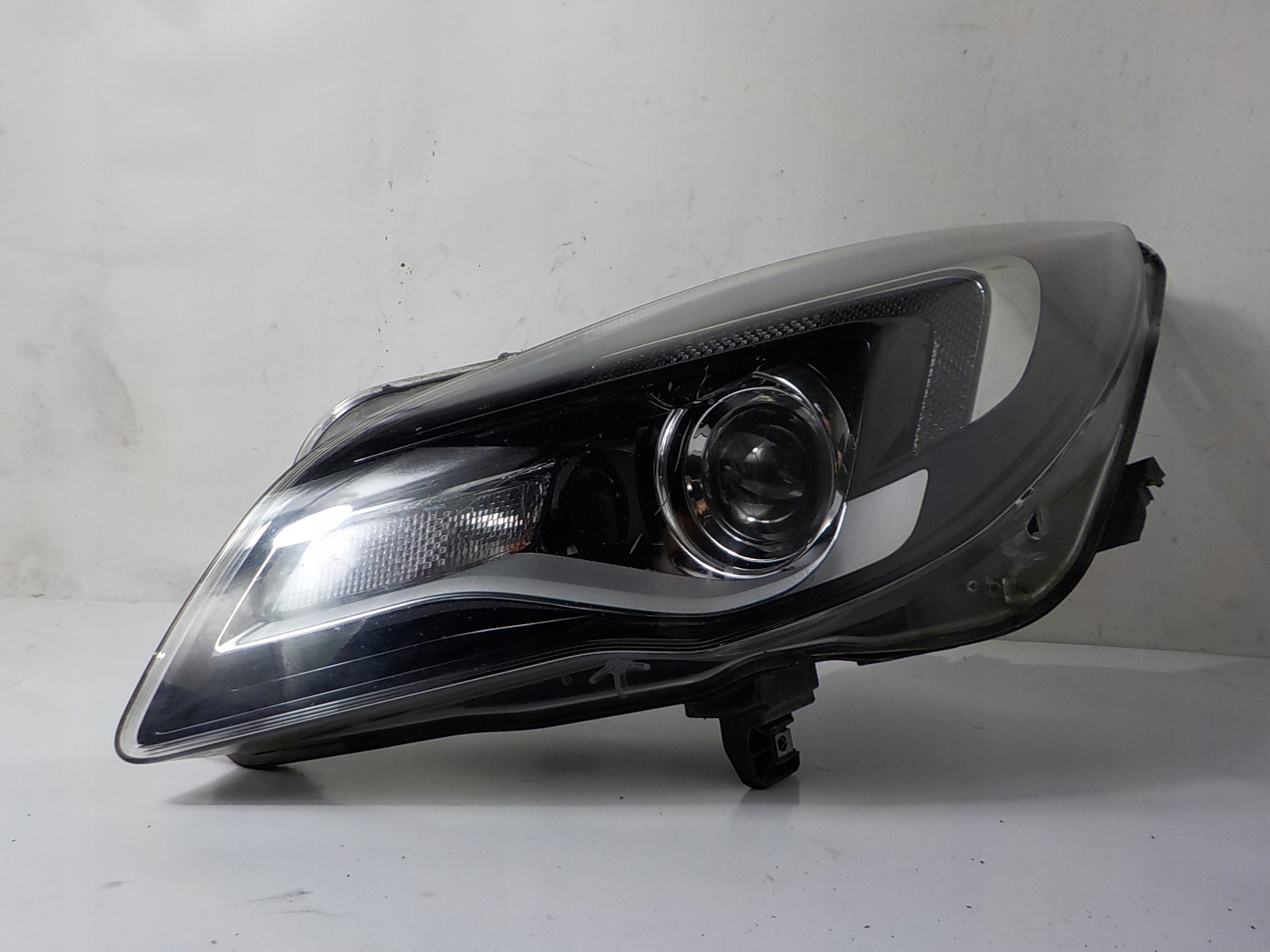 OPEL INSIGNIA A LIFT light left front front UK
