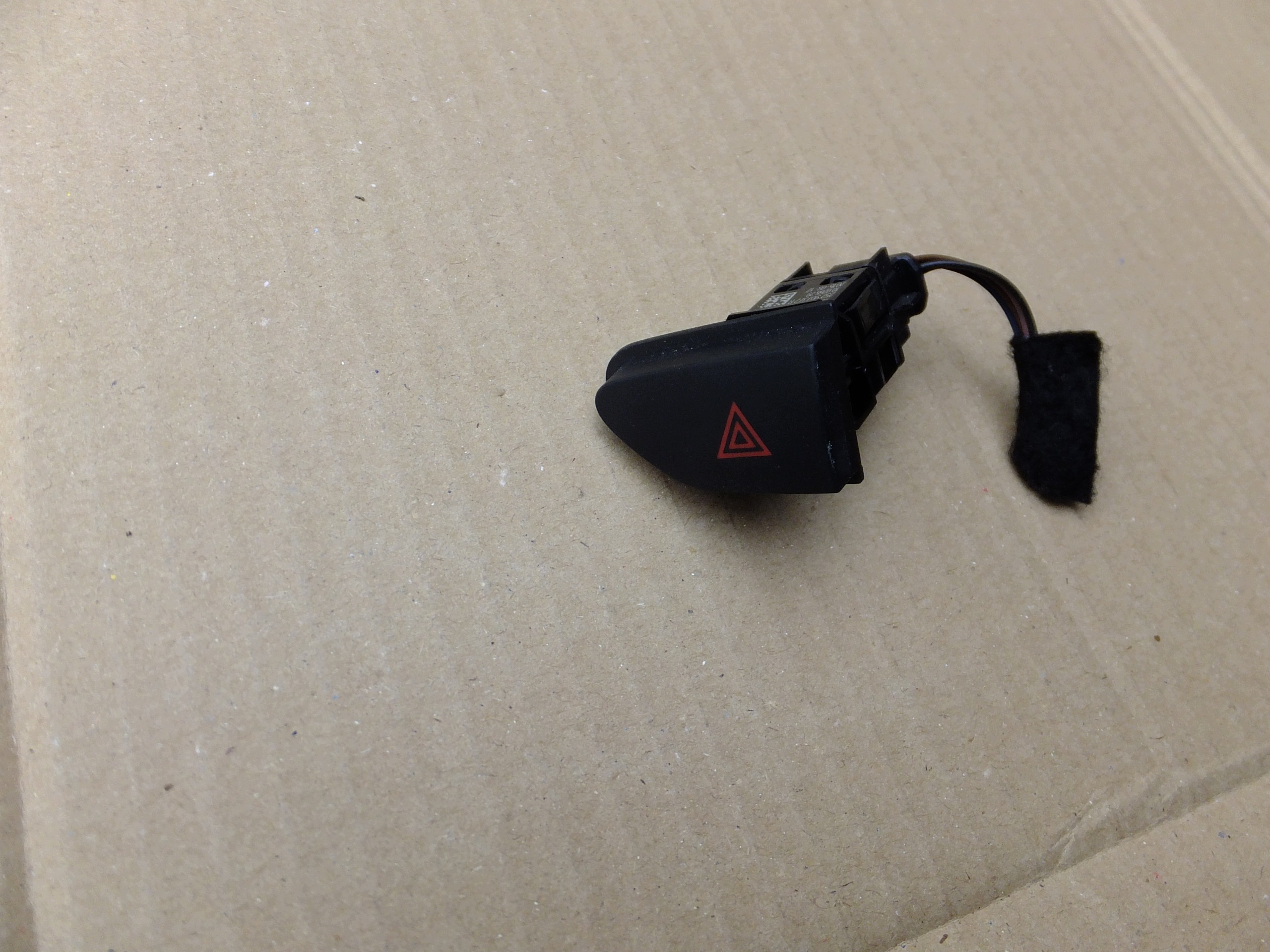 switch light switch of warning lights renault clio IV 252907372R