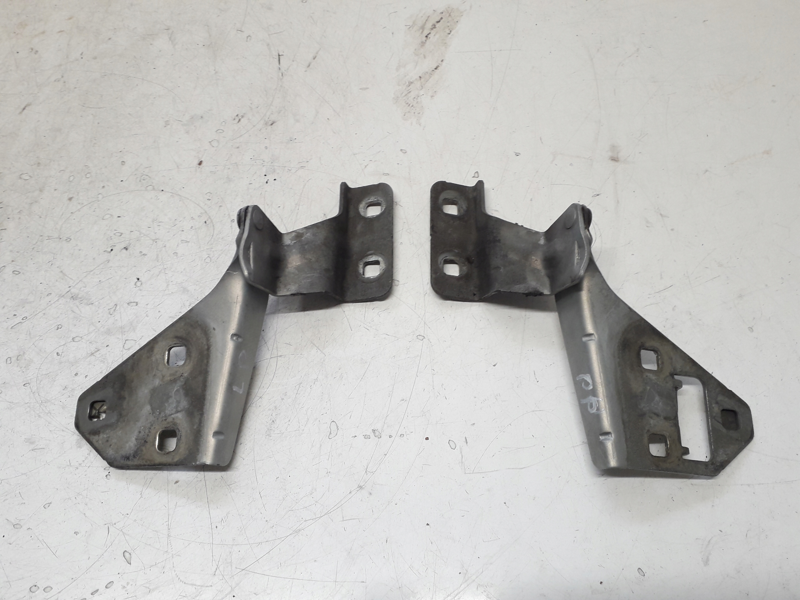 RENAULT MEGANE II 2 ZAWIASY MASKI LEWY PRAWY KOMPLET 011074E 011075E NV632