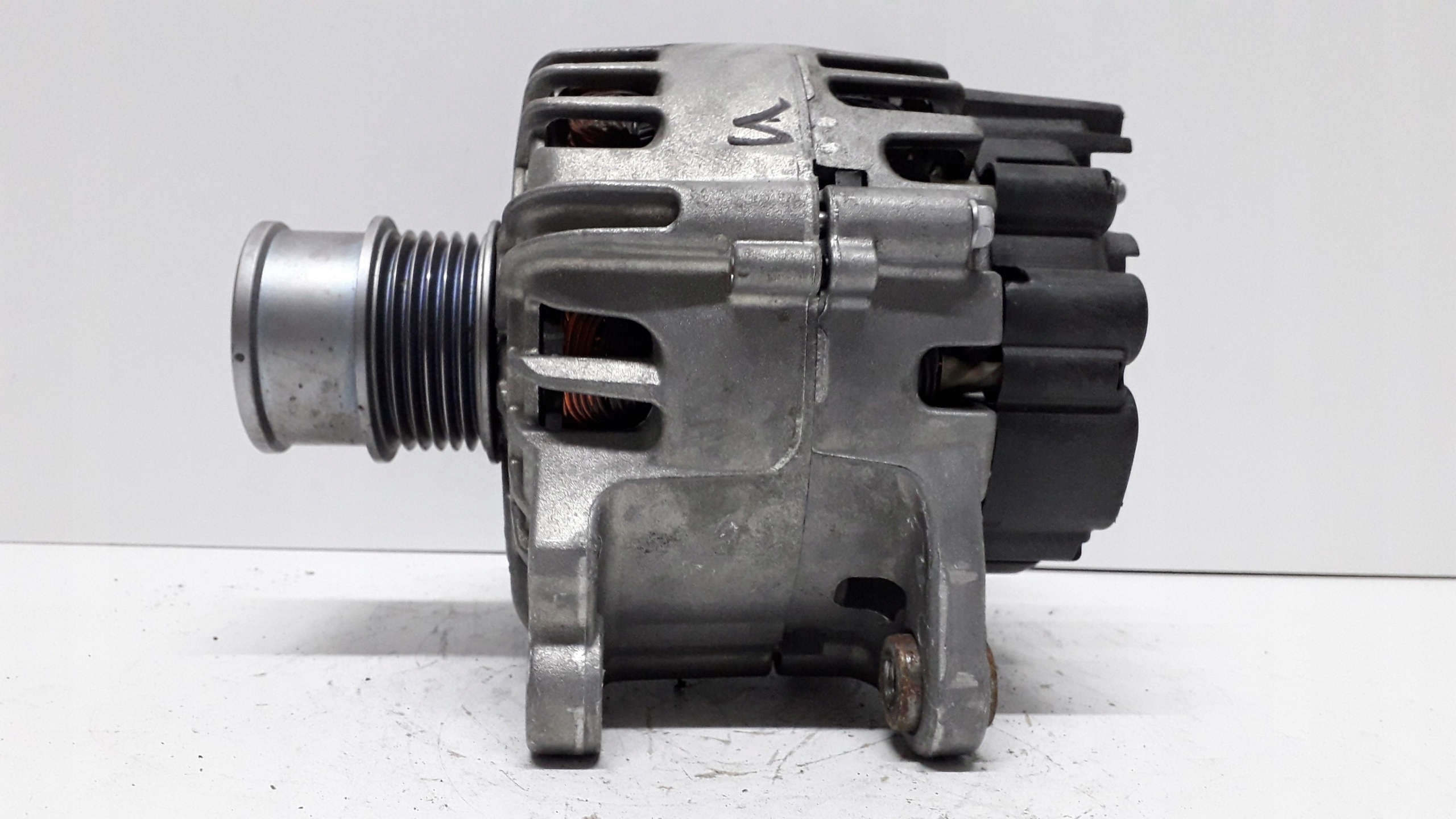 AUDI A1 Q2 1,0-1,4 TFSI ALTERNATOR 110A 04E903015