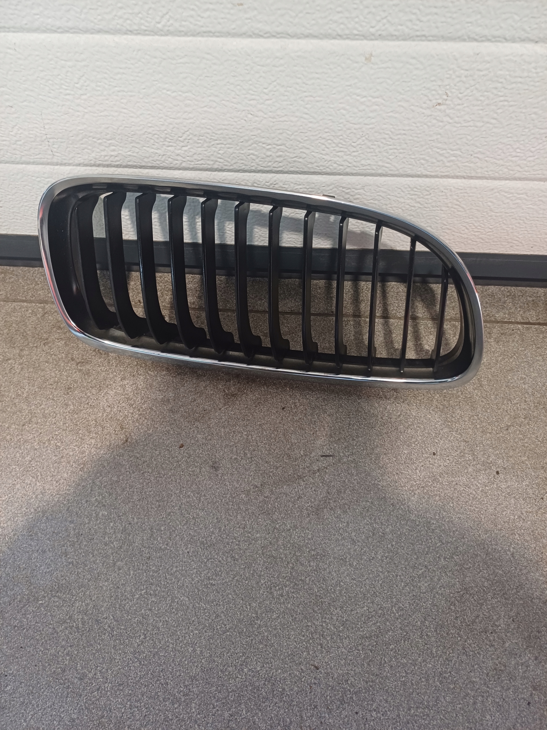 kidney grille grill right front front BMW E90 E91 LIFT 7201968