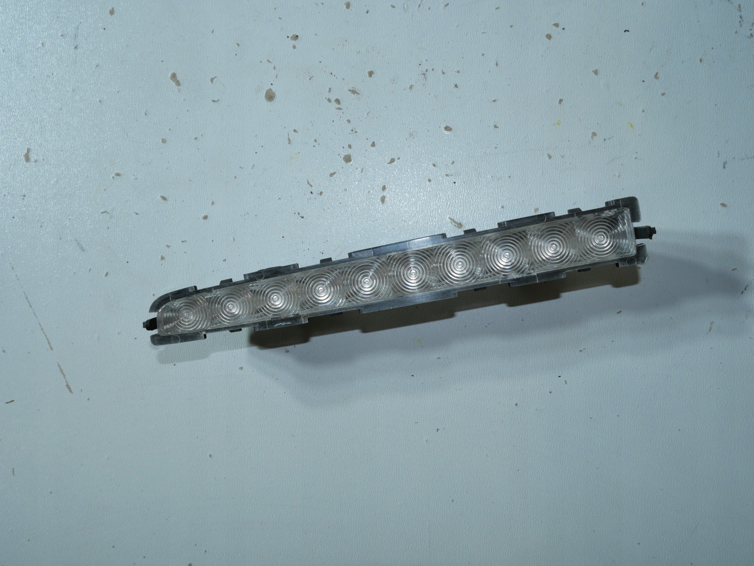 TRZECIE svetlo STOP VW T5 7E1945097