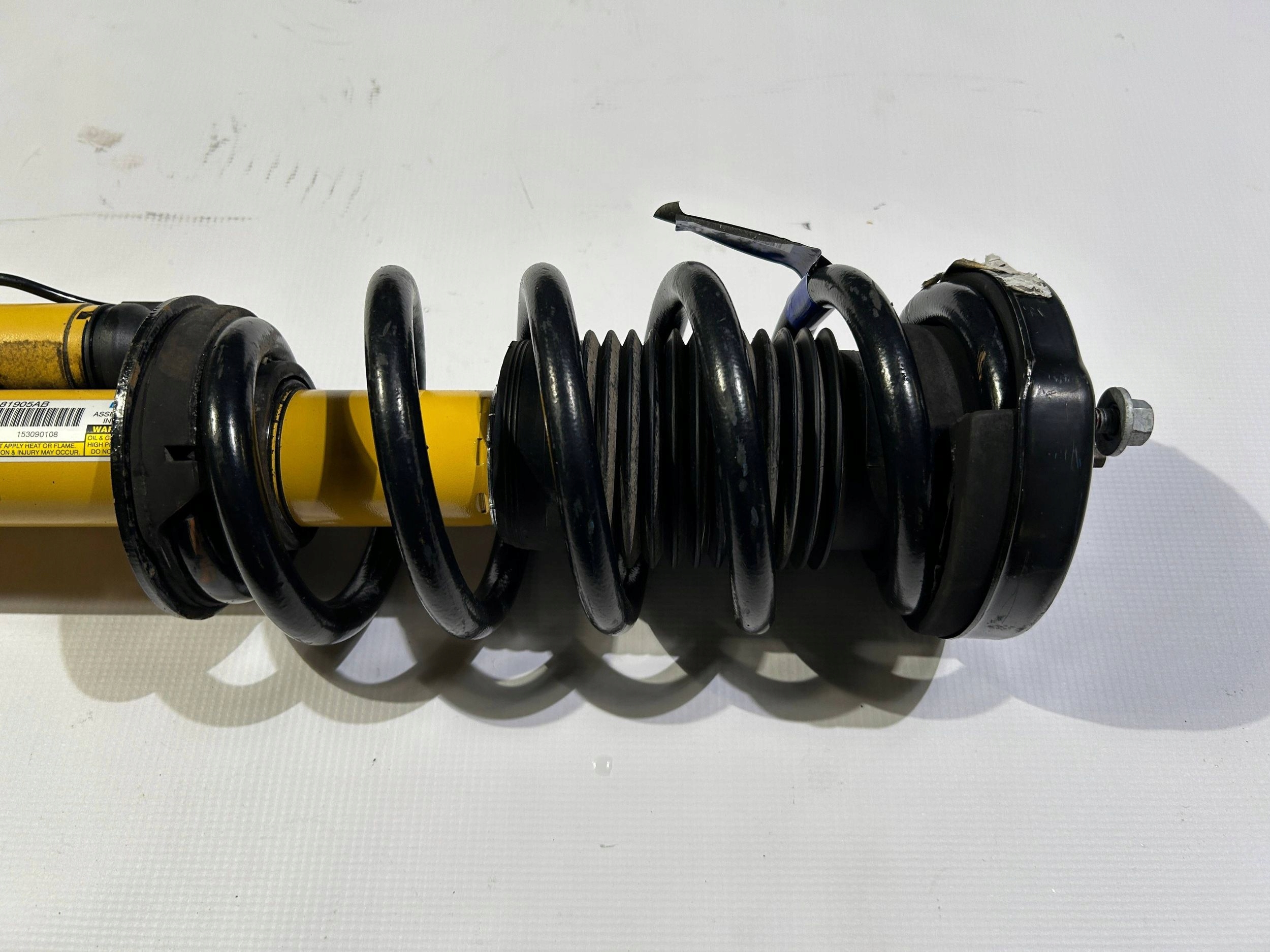 shock absorber front front right Dodge Charger Challenger SRT Hellcat 2015