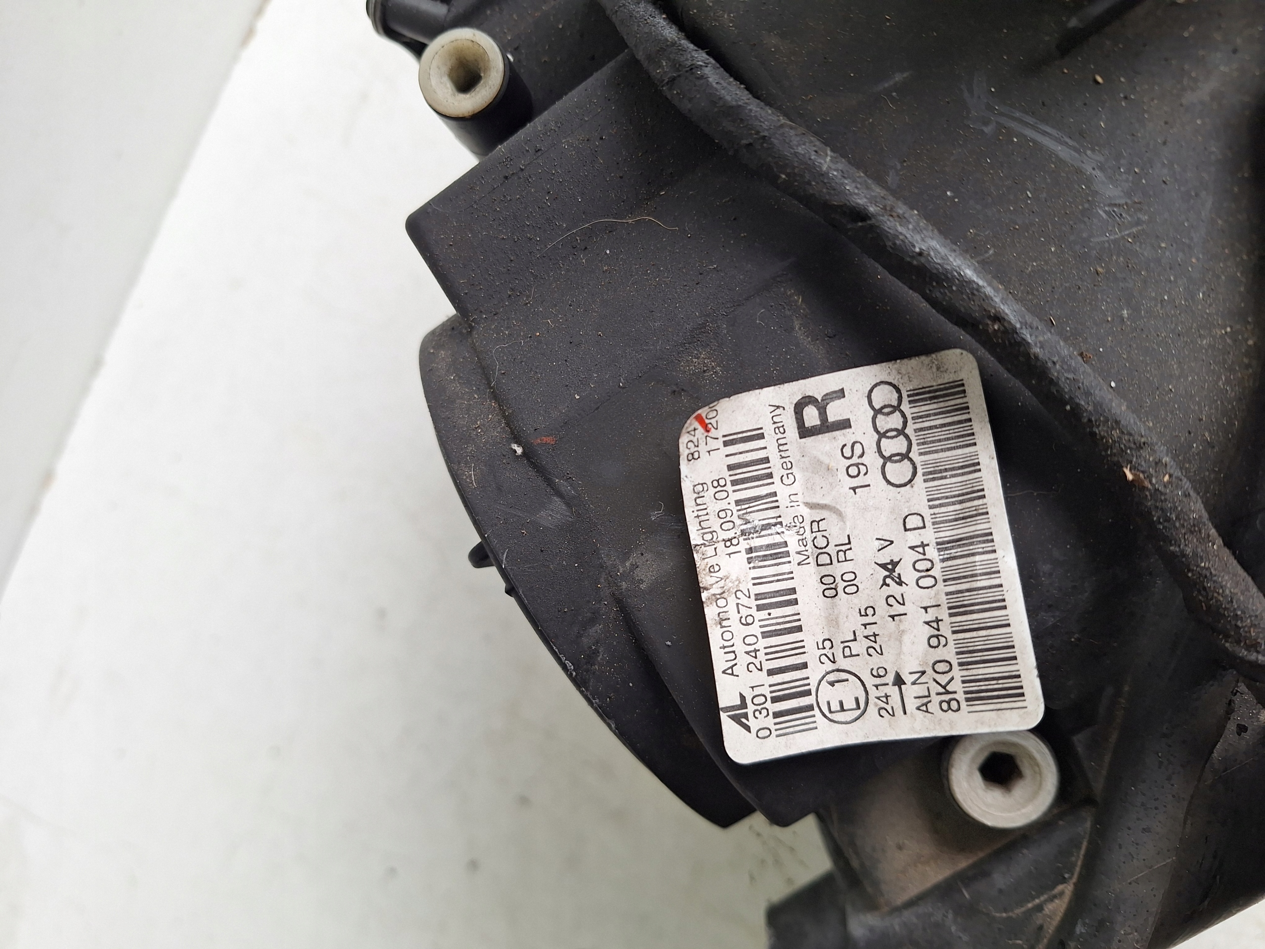 AUDI A4 B8 8K 08-11 light right XENON UK