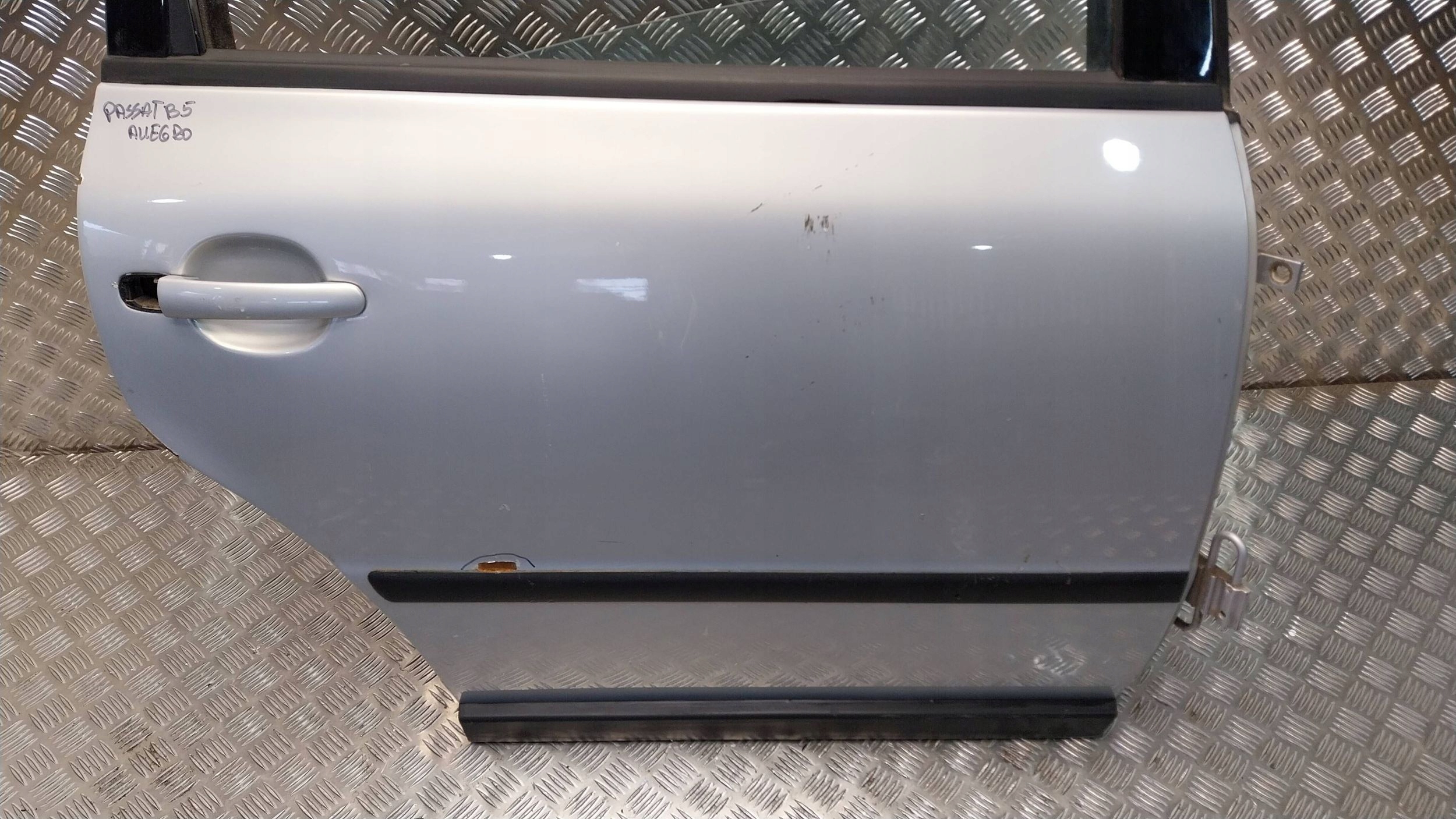 Portière Arrière Droit VW PASSAT B5 Berline 96