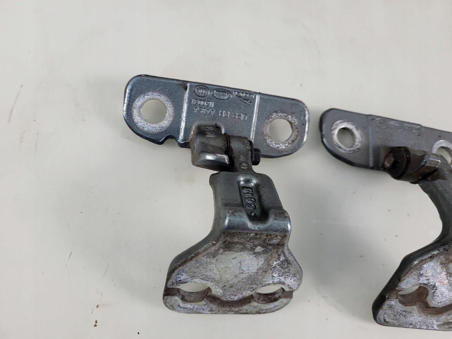 hinges door right front 1BC LRC943 Range Rover EVOQUE L538 LIFT