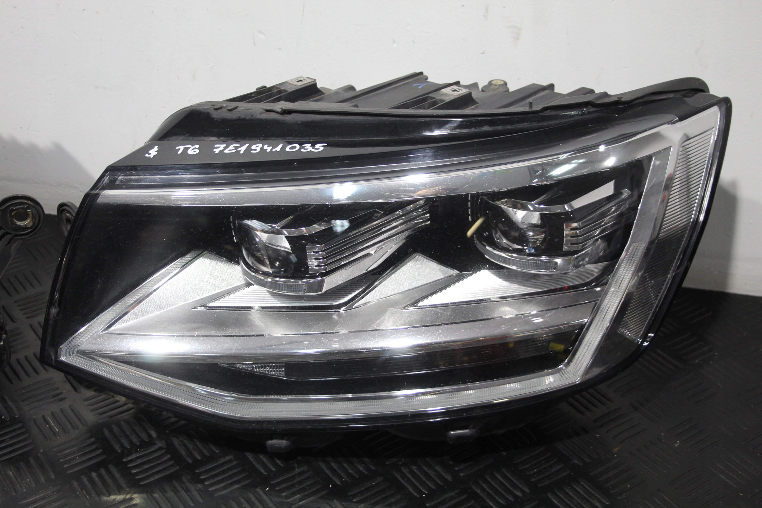 lights front LED MULTIVAN CARAVELLE TRANSPORTER T6 7E1941036 7E1041035