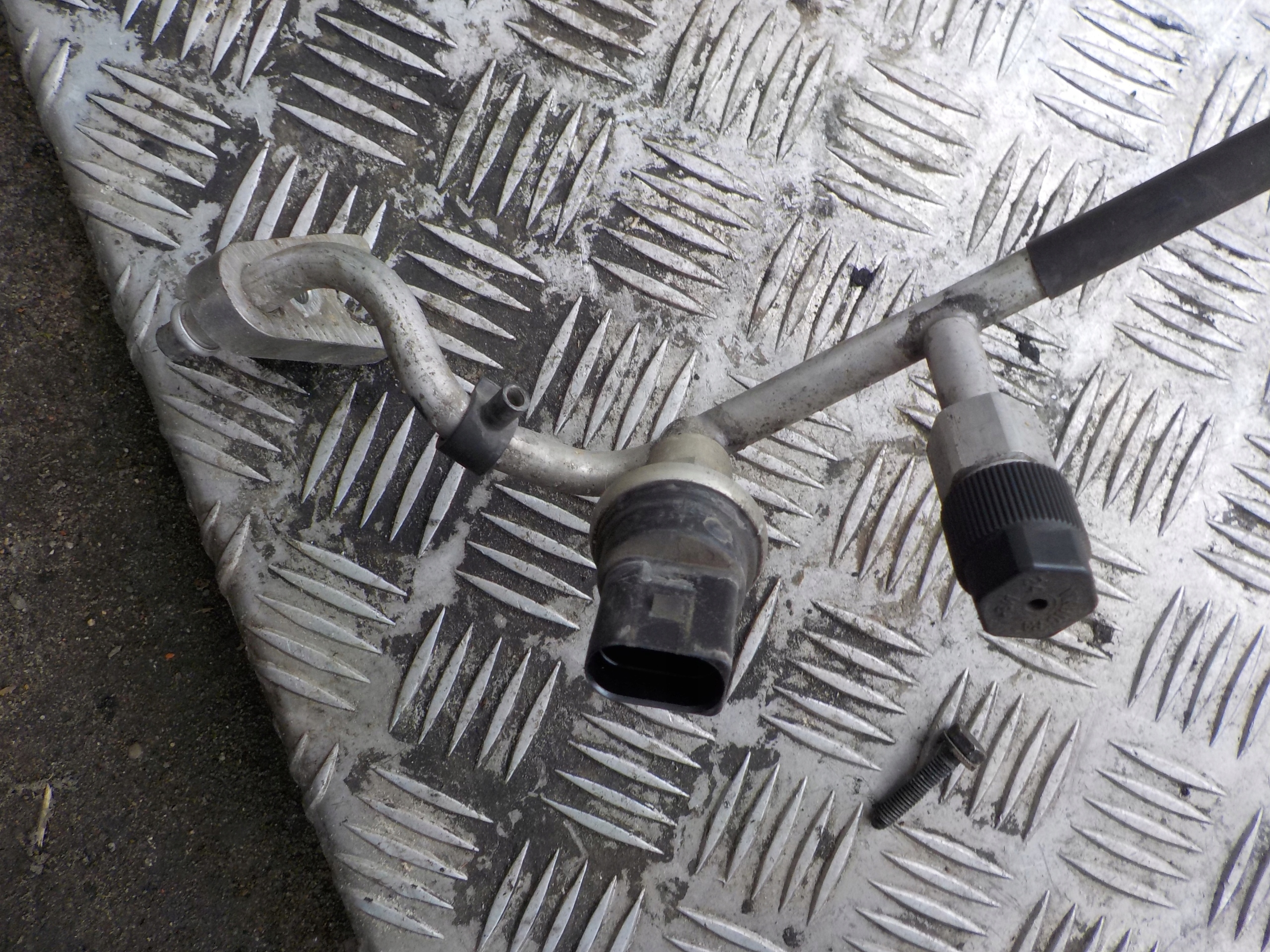 AUDI A3 1.6 lift Schlauch klimaanlage Sensor