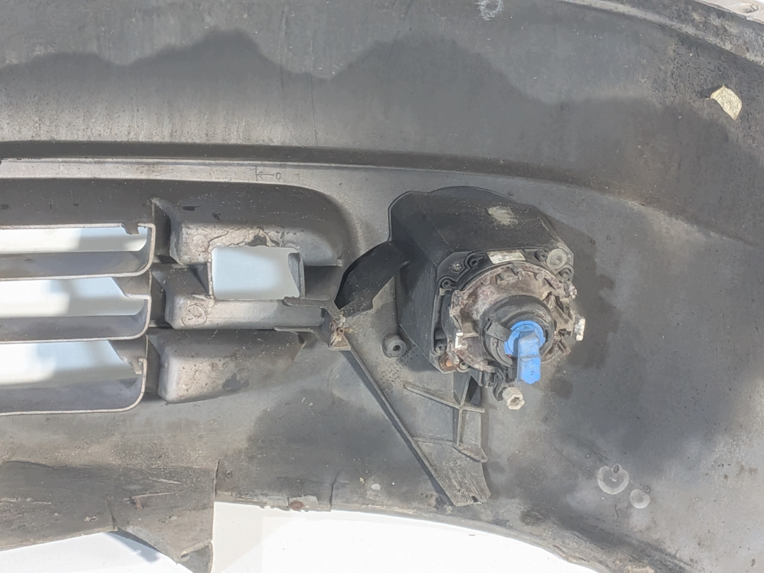 front bumper front kod lakieru LR2 Nissan Micra K12 03-10