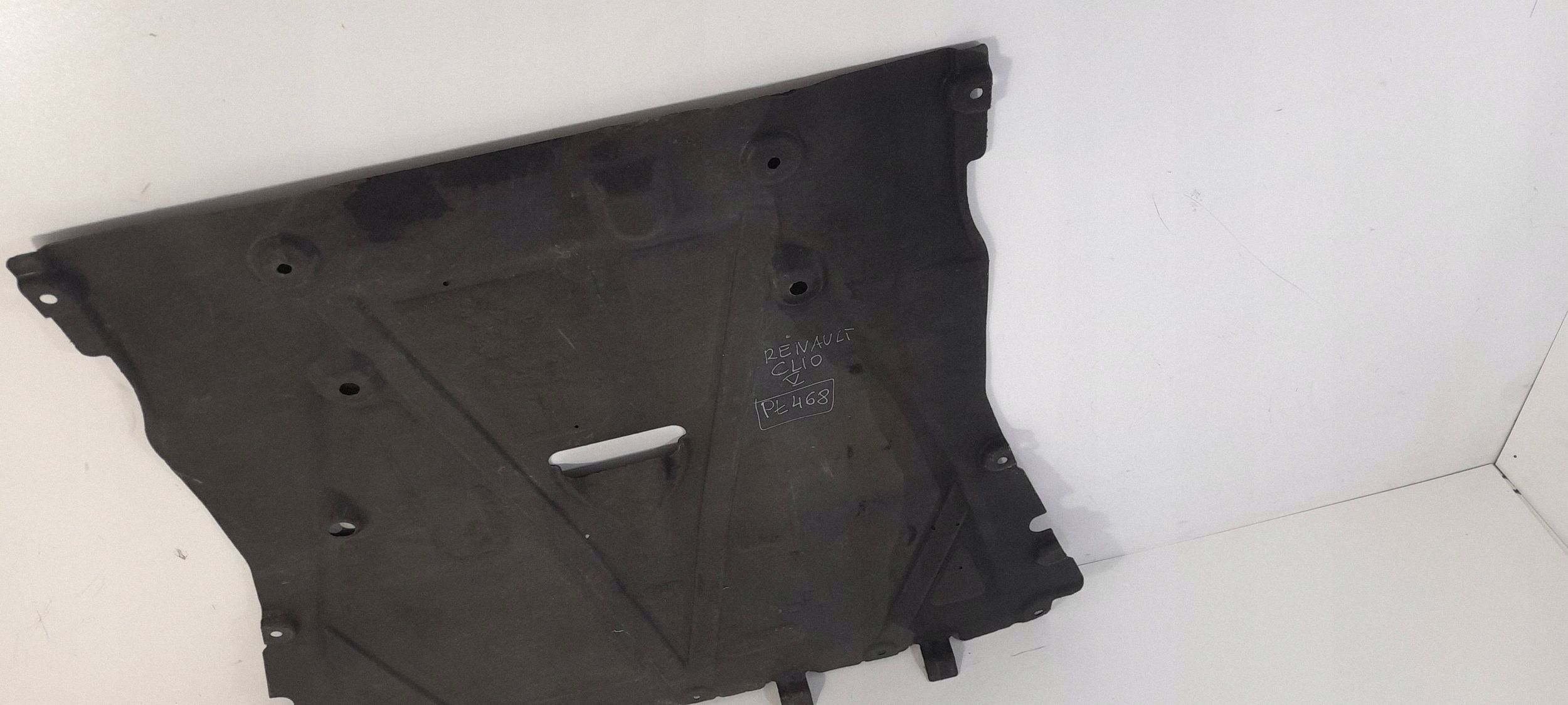 Renault Clio V cover below engine 758921278R (PL468)