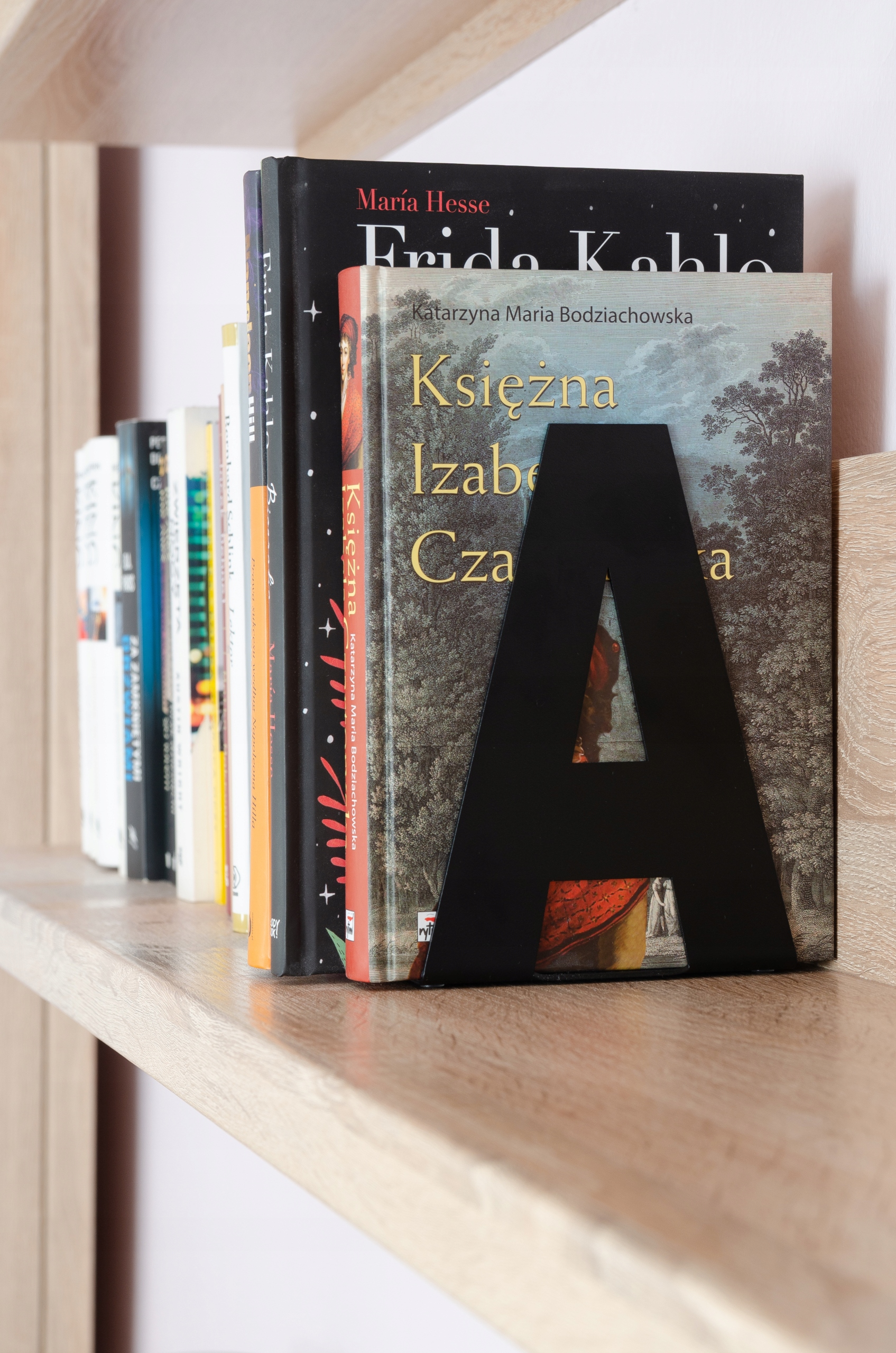 Podpórka do książek LITERA S Kolor czarny