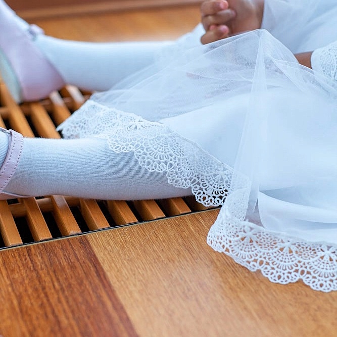 SUKIENKA ANNA BIAŁA Z DŁUGIM RĘKAWEM - 80 Długość sukienki 45 cm