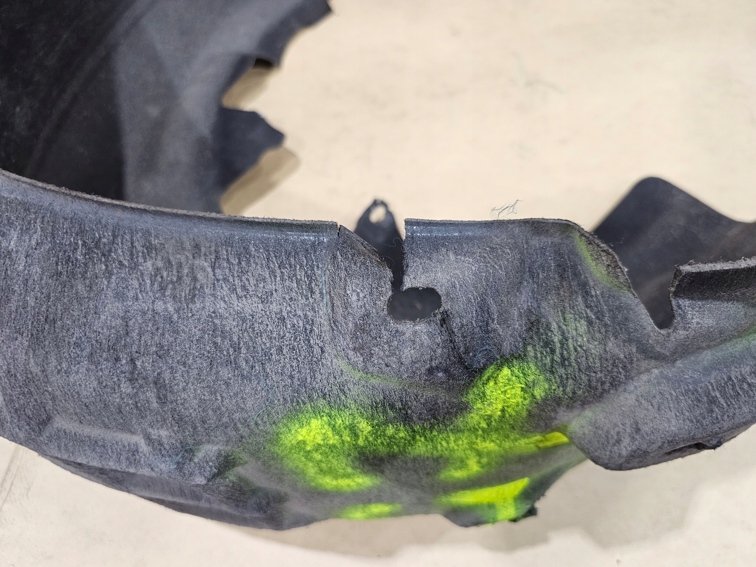 mudguard right rear part AUDI A6 C7 4G0810172A