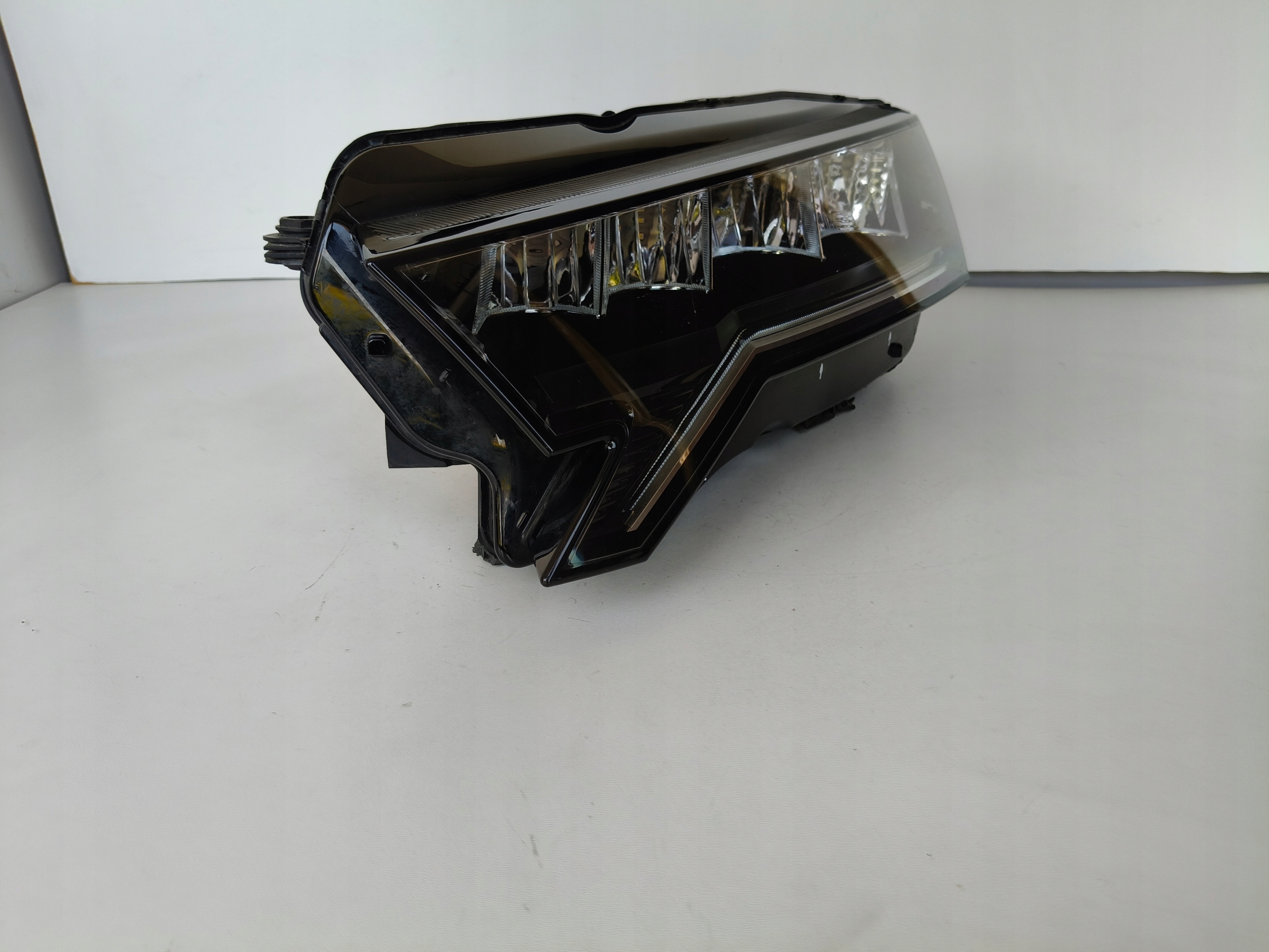 light left REFLEKTOR SKODA OCTAVIA IV 4 5E3 23- LIFT FULL LED