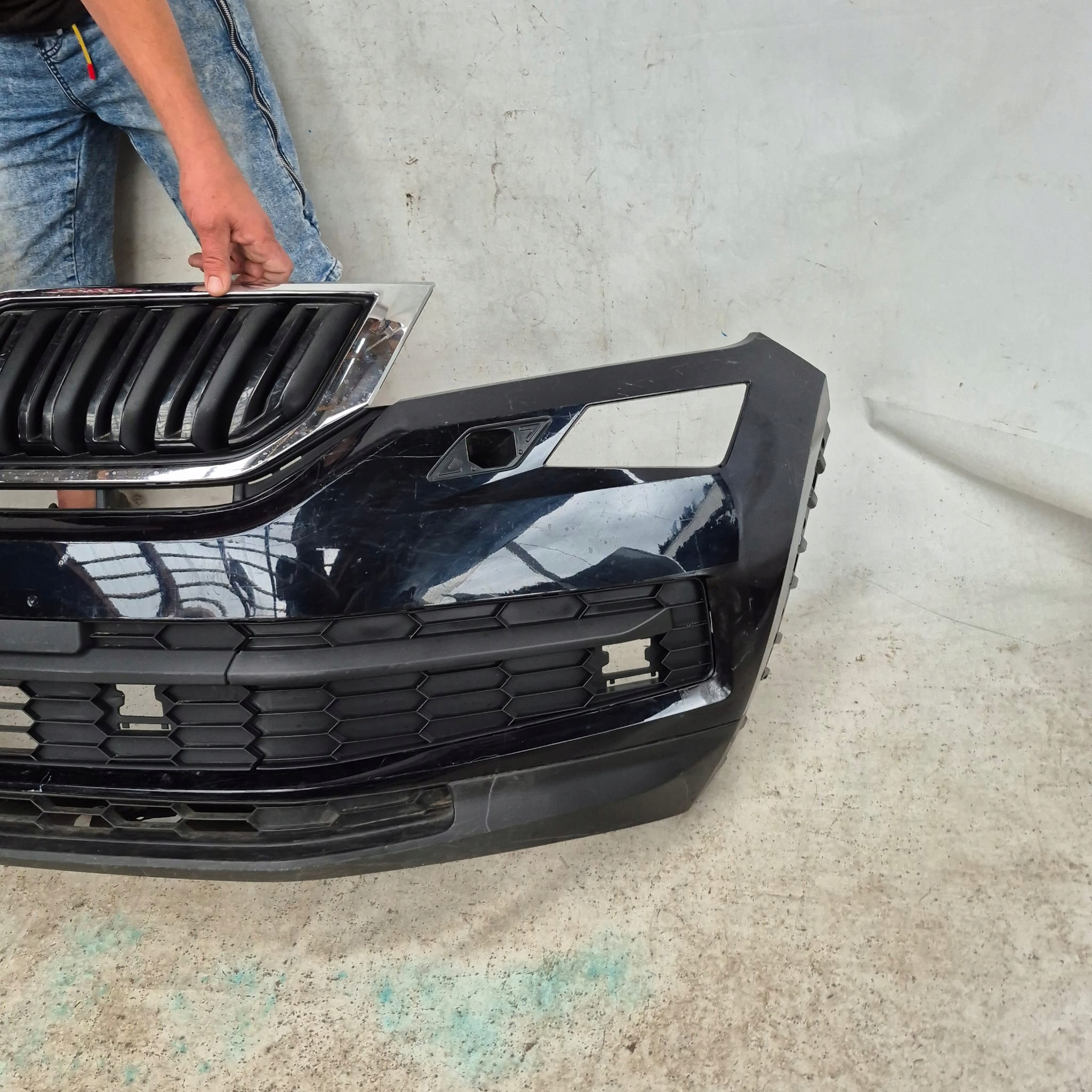 SKODA KODIAQ 565 17- bumper front front PDC SPR 565807221