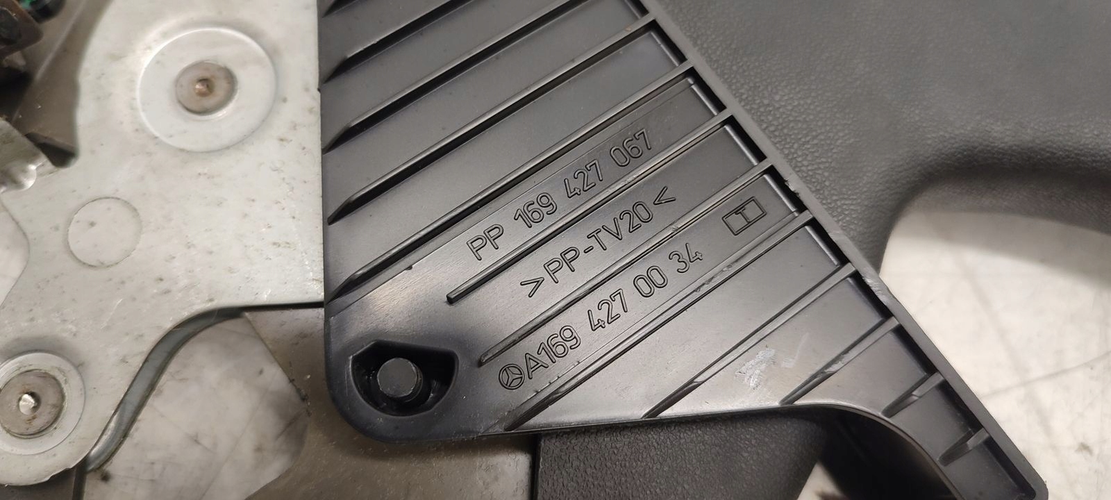 páčka elektrická brzda Mercedes W169 1,5 Benzín 5D