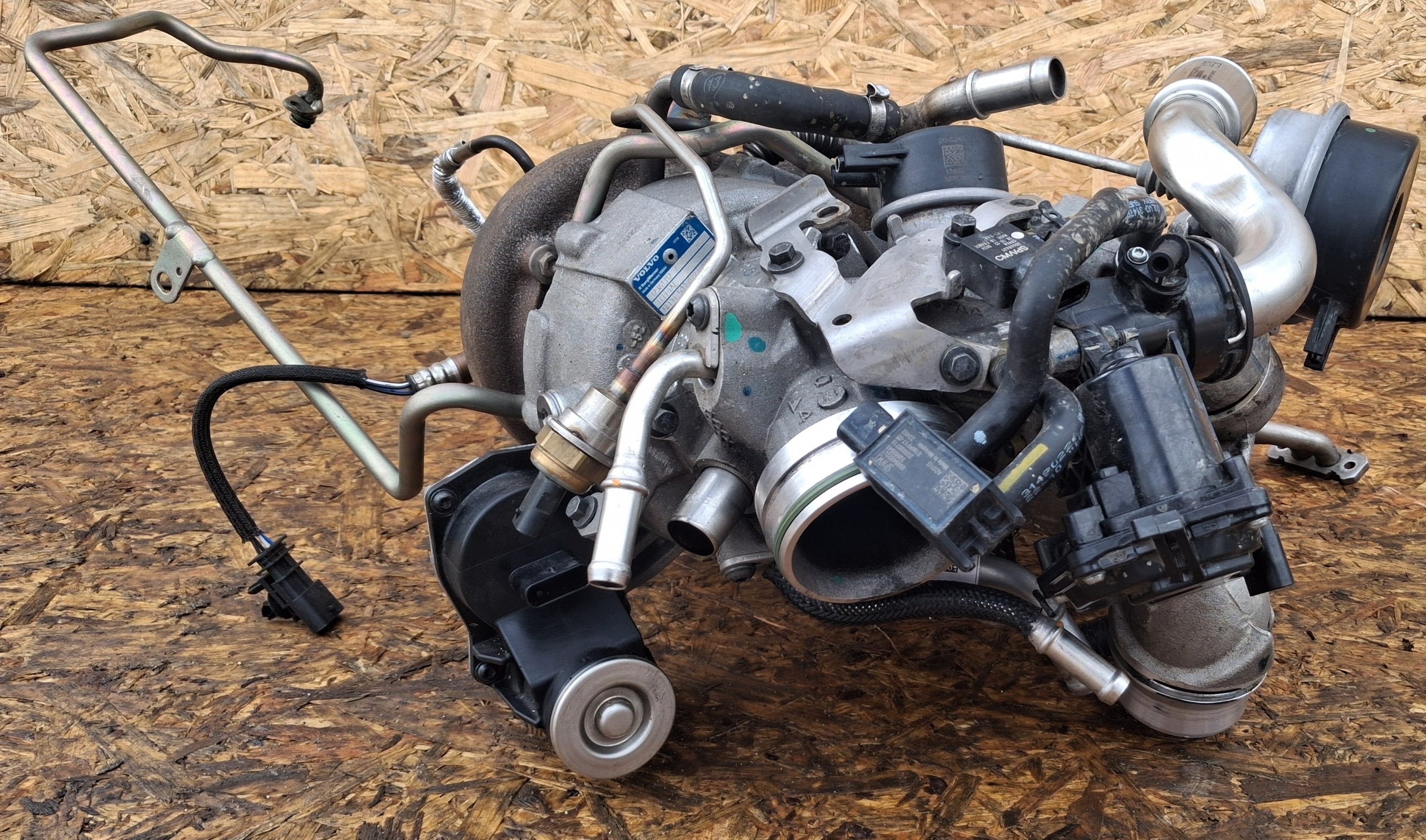 turbo TURBINA complete VOLVO XC90 II 32361312