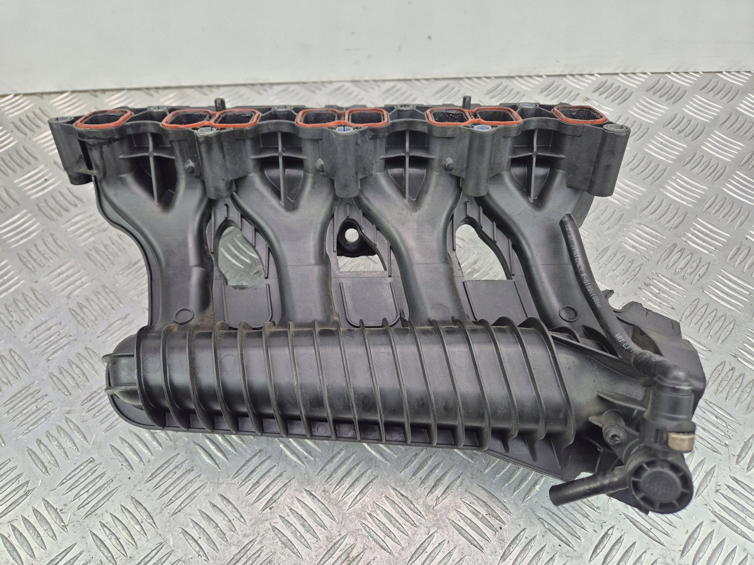 Mercedes E200 CGI W212 1.8 intake manifold A2710903037