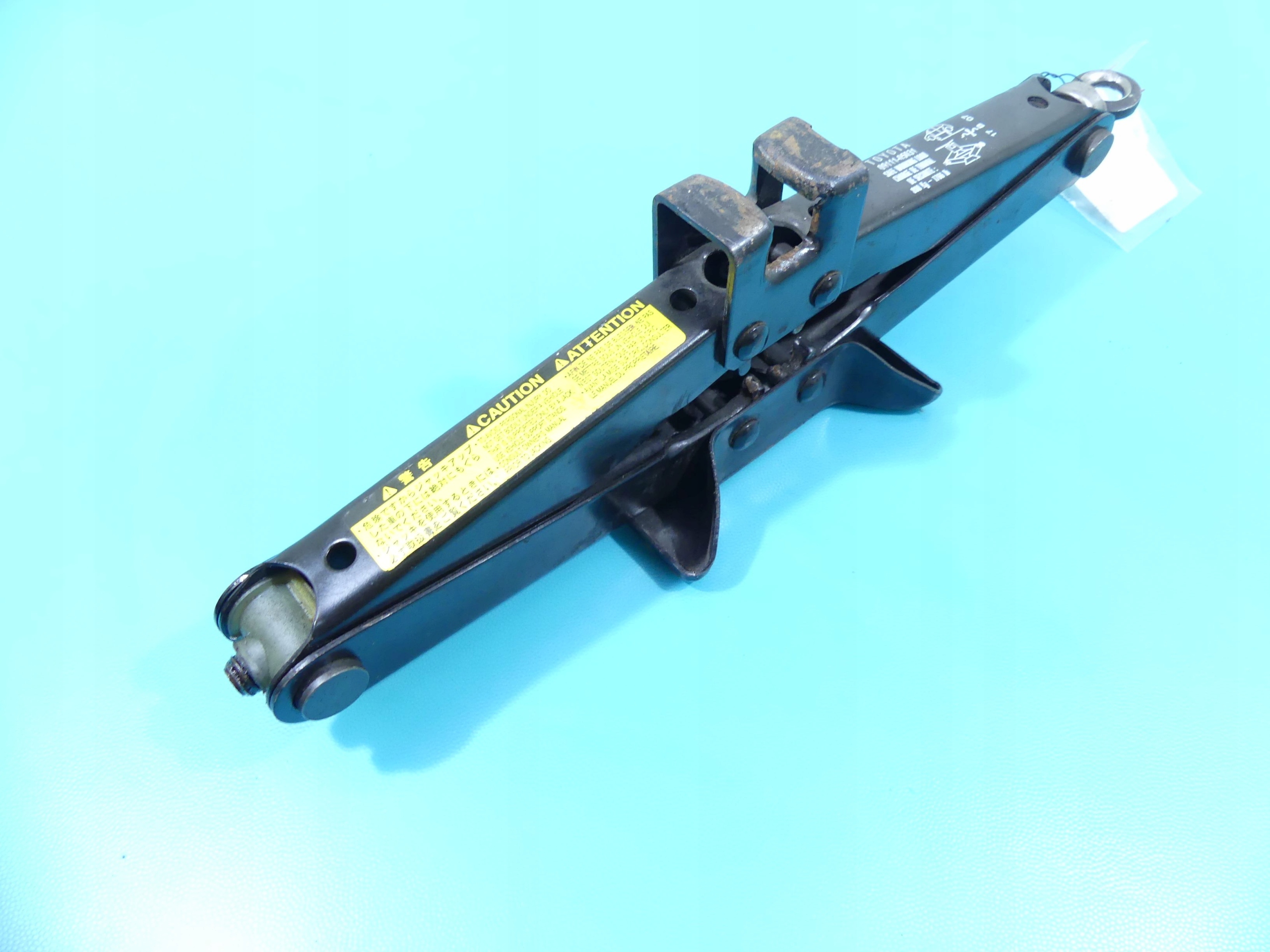 LEWAREK PODNOŚNIK TRAPEZOWY TOYOTA AURIS I