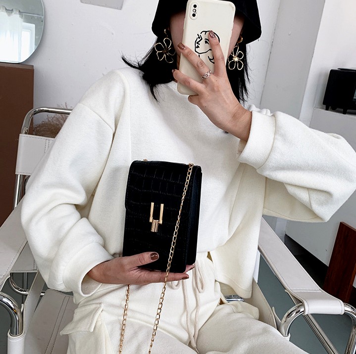 Kopertówka Listonoszka Torebka łańcuch na telefon Wielkość mała (nie mieszcząca A4)