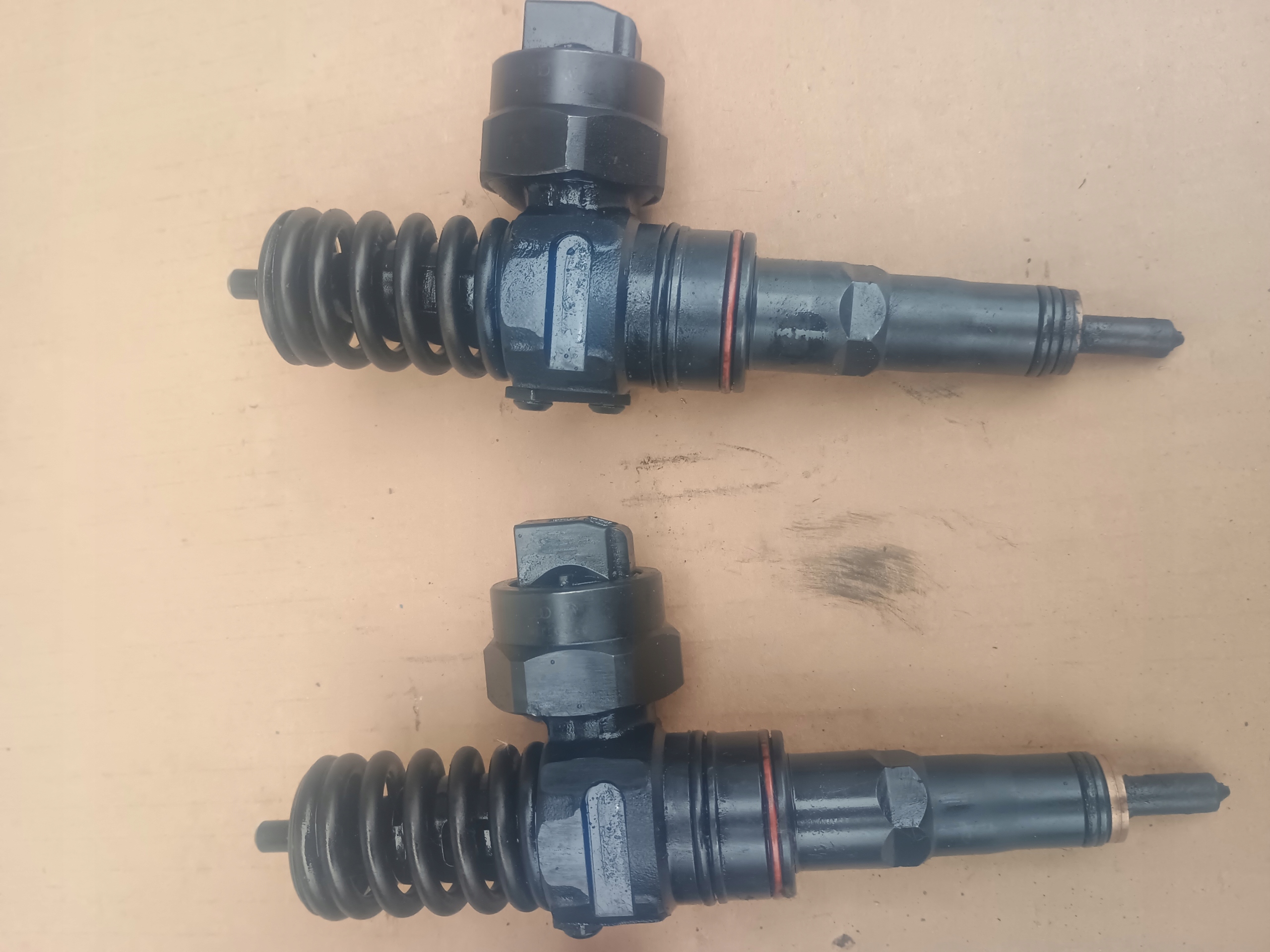 Pumpedüse 038130073AC VW AUDI 1,9 TDI