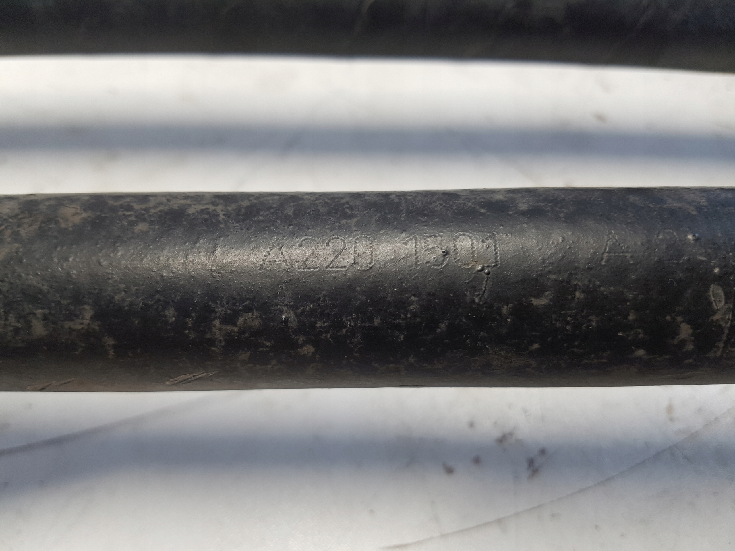 MERCEDES W213 SEMI-AXIS LEFT REAR PART