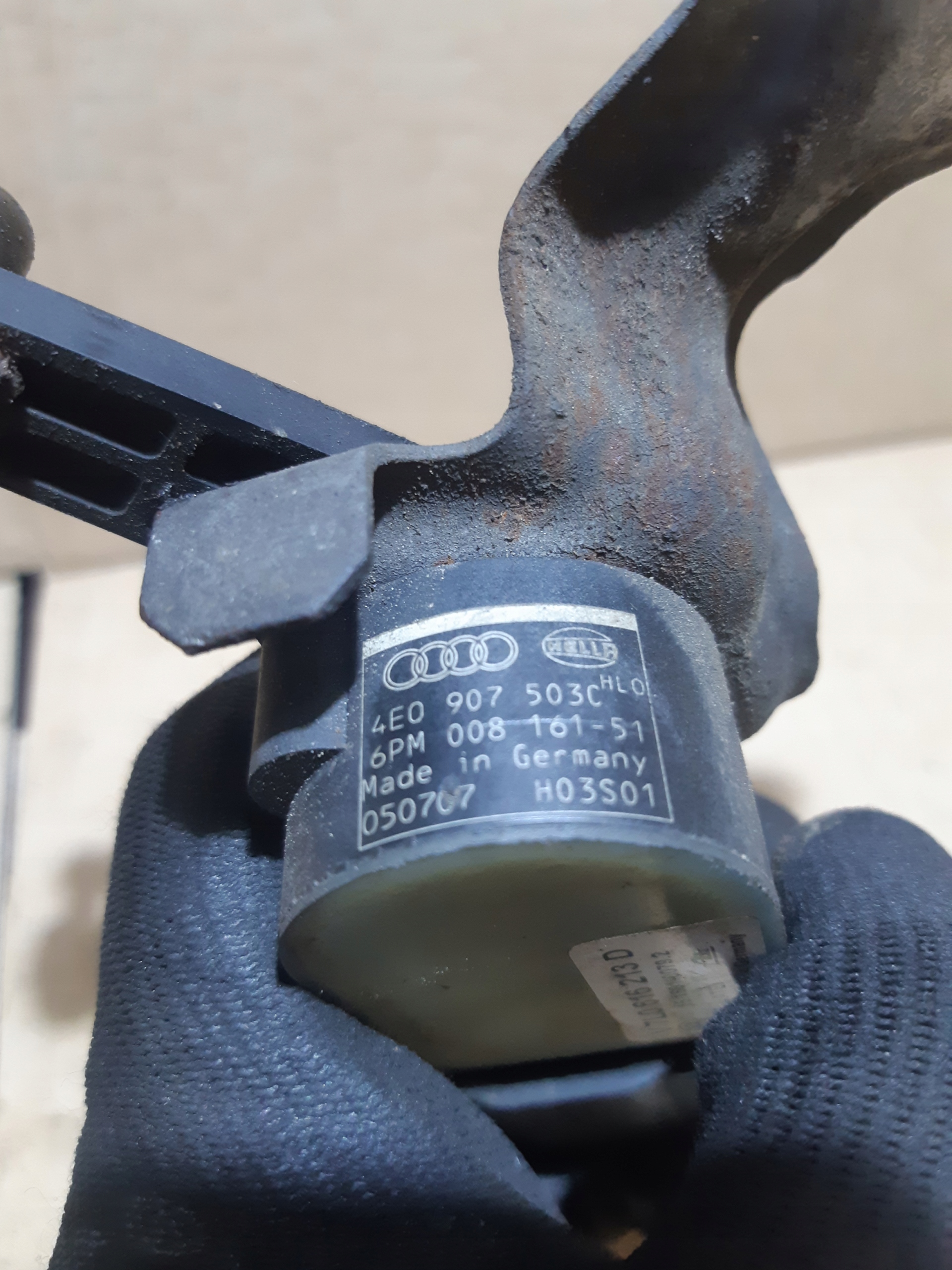AUDI Q7 4L Sensor POZIOMOWANIA Leuchten 7L0616213D